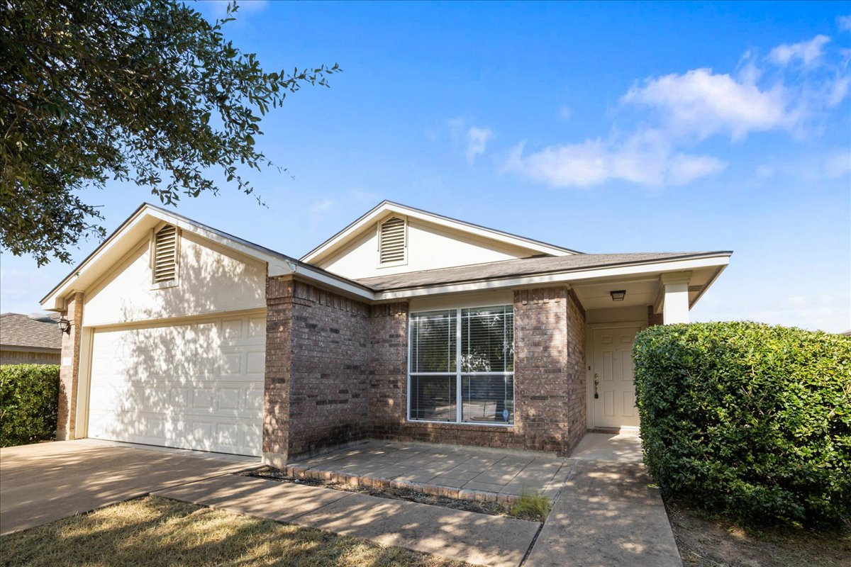 1118 Remington Dr — photo