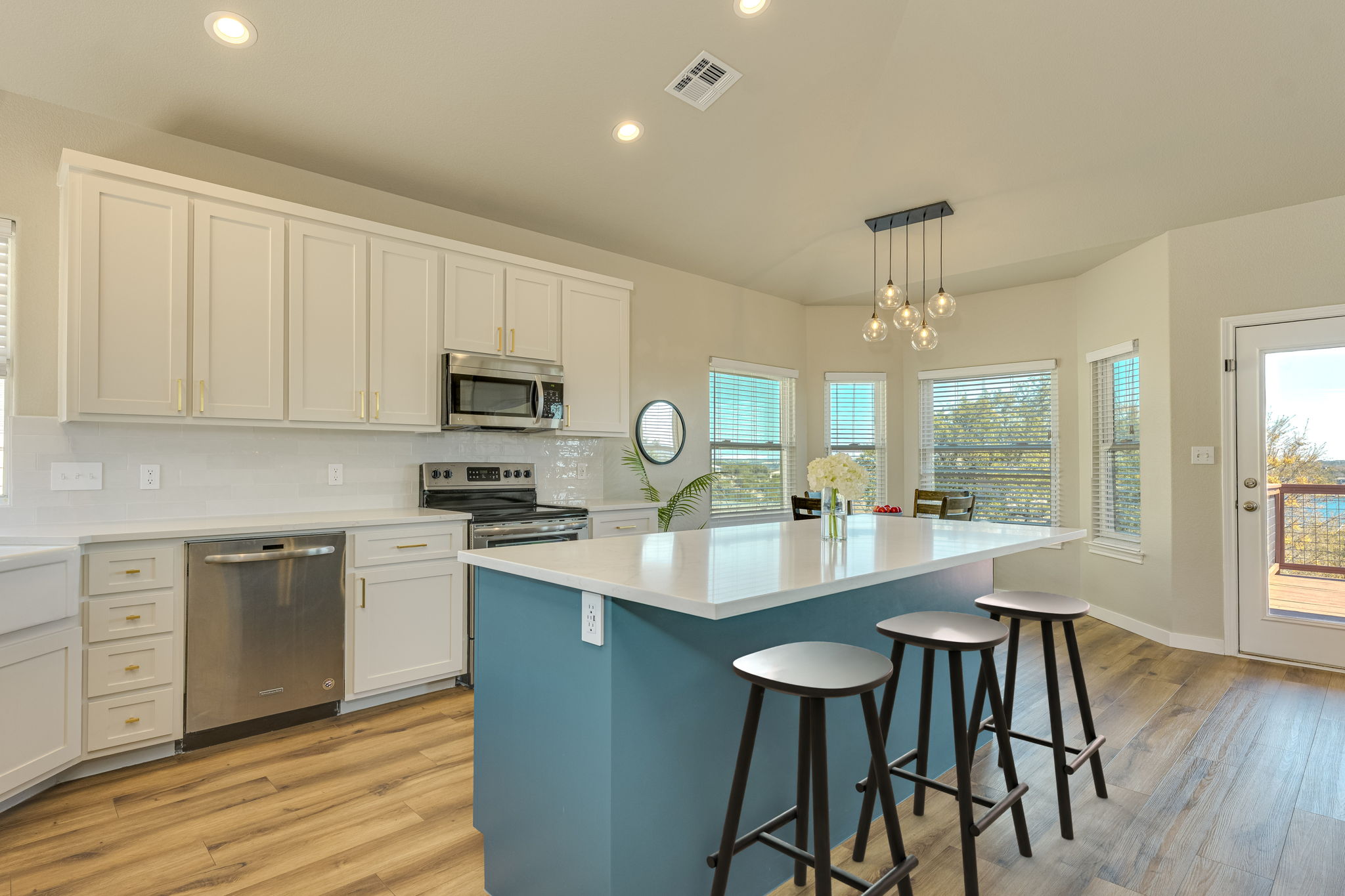 330 Southwind Road, Point Venture, TX 78645 — photo 2