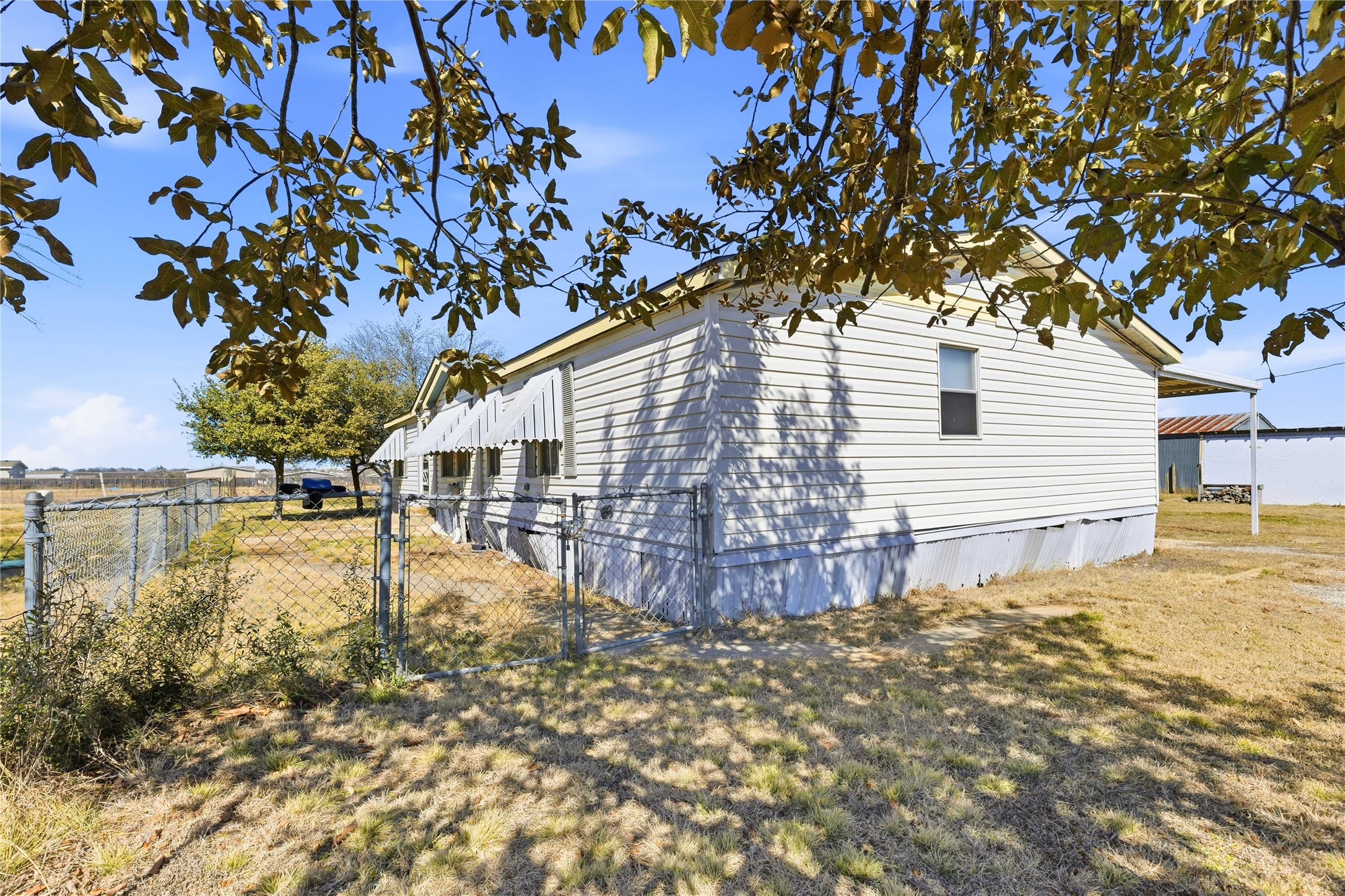100 Prairie Dr — photo