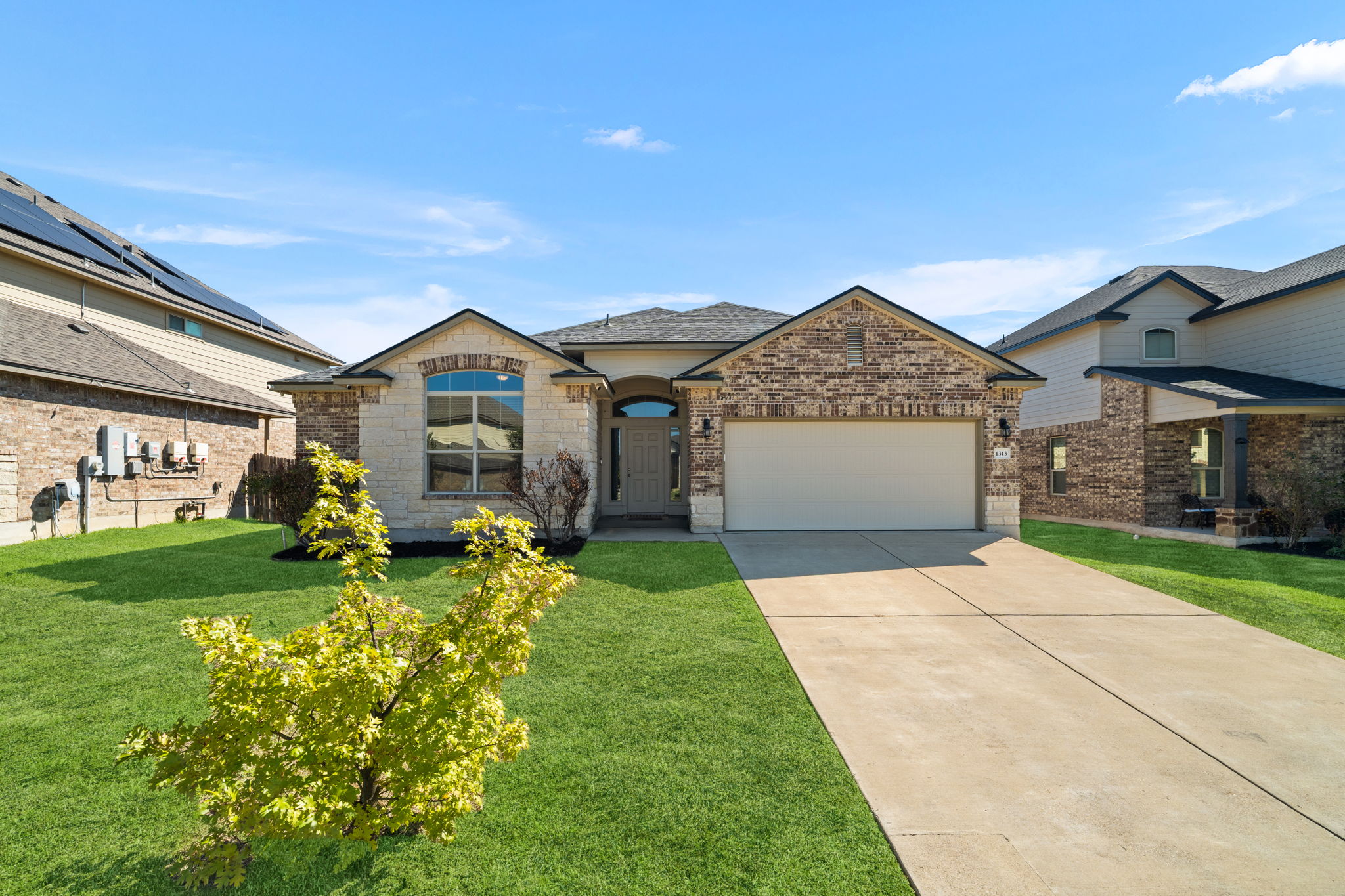 1313 Honey Hill Dr — photo