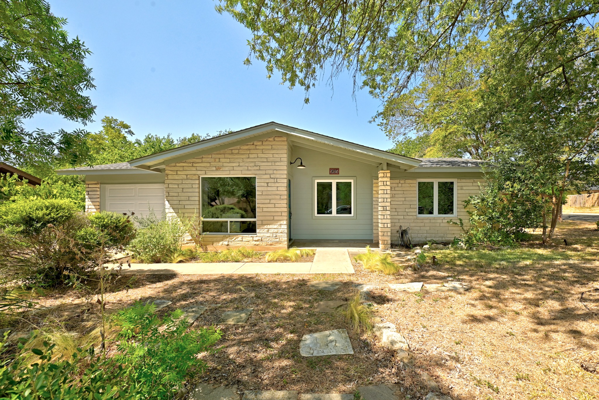 905 Emerald Wood Dr — photo