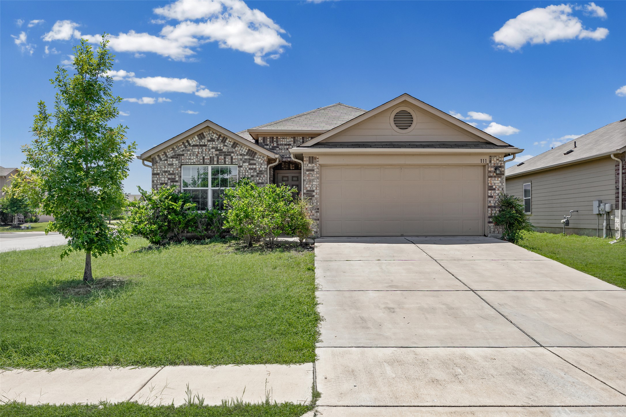 111 Hess Dr — photo