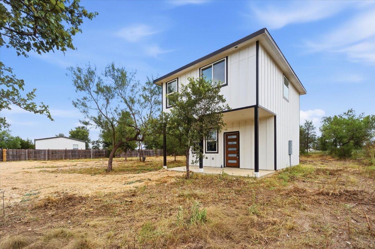 140 Lobo Ln — photo