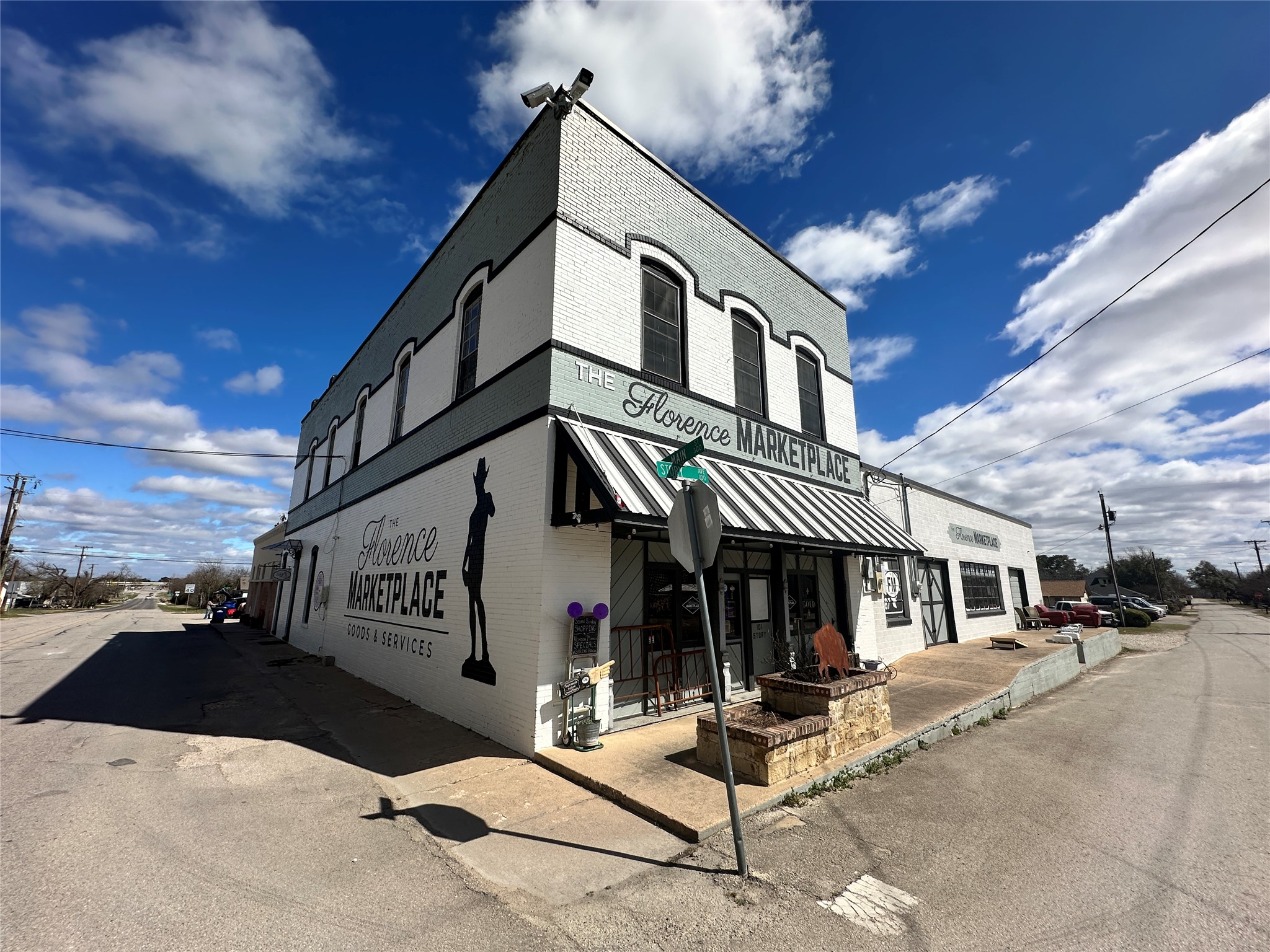 101 Story Ave — photo