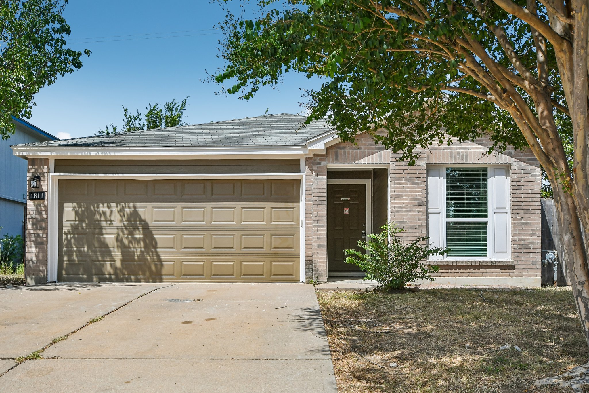 1611 Lantern Light Dr — photo