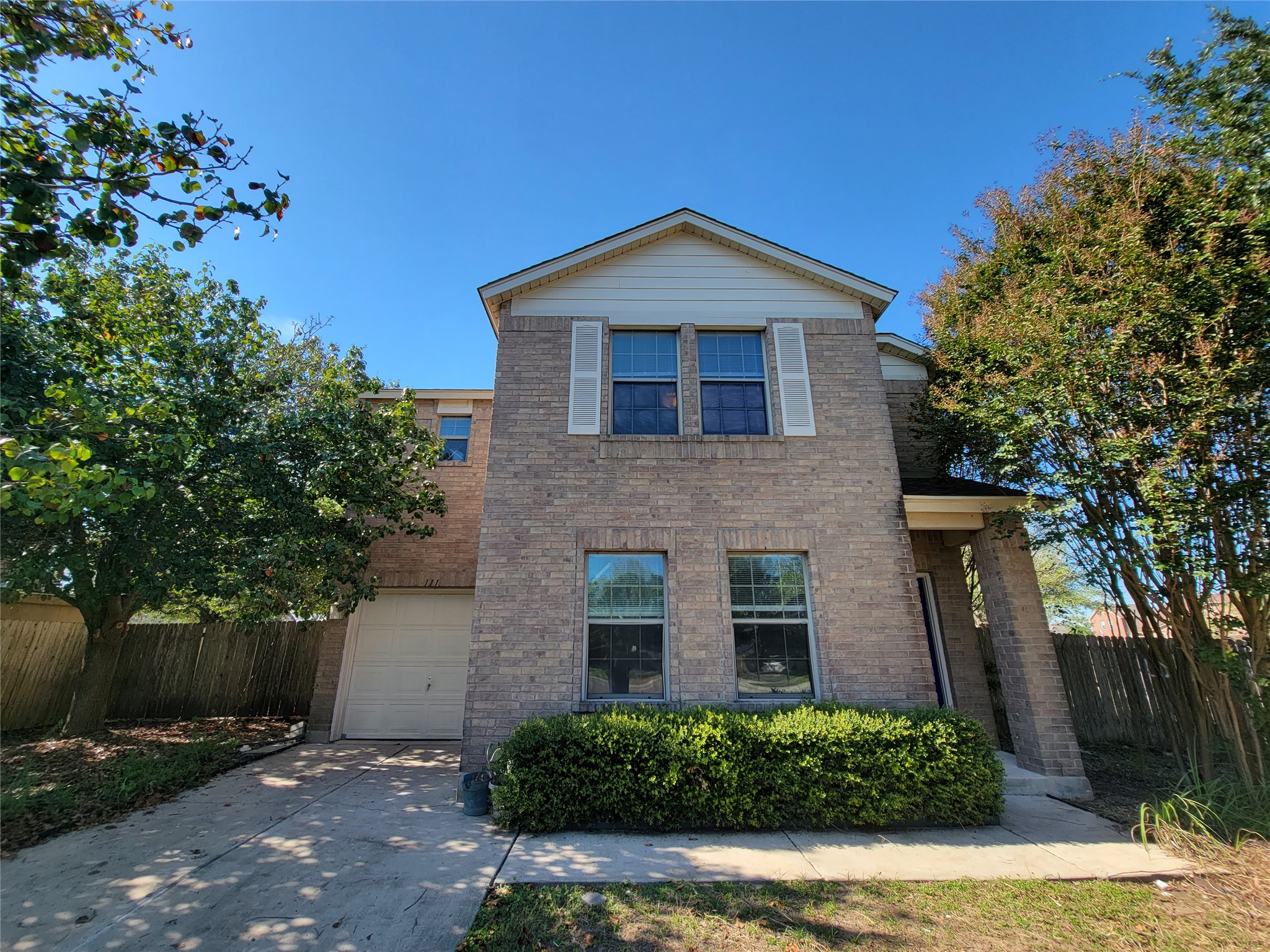 111 Cermeno CV — photo