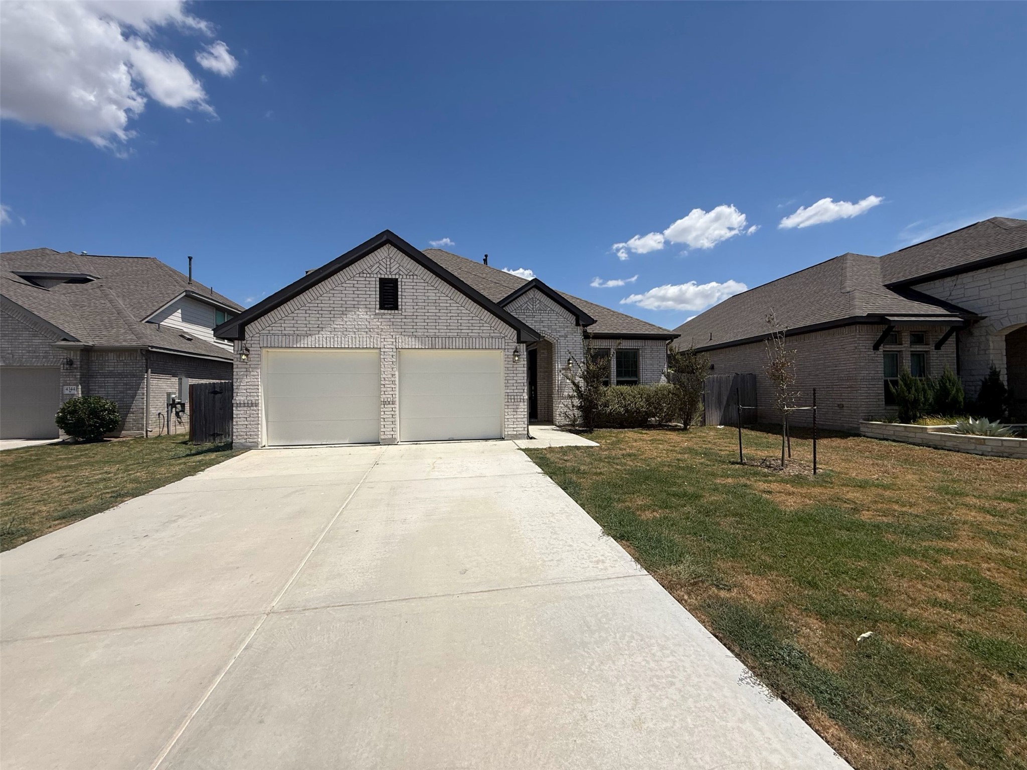 4437 Shady Hill Ln — photo
