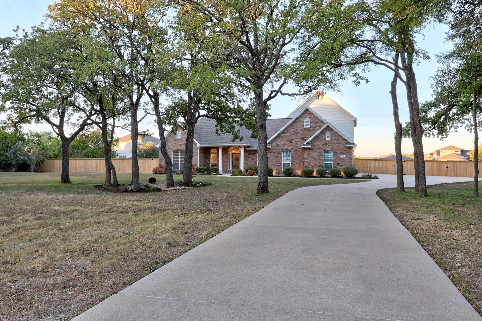 116 Oak Plaza Dr — photo