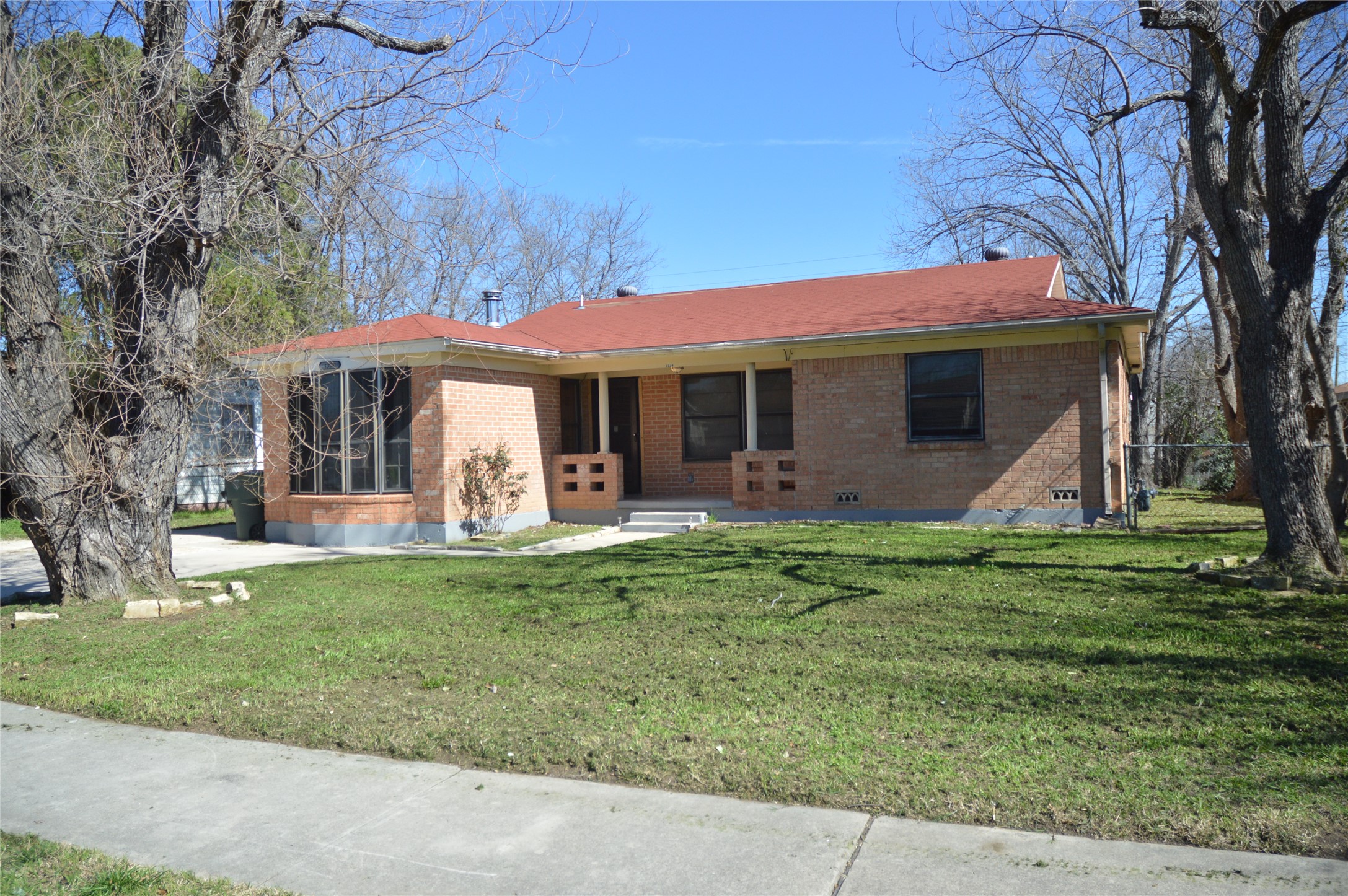 1324 Rose Ave — photo