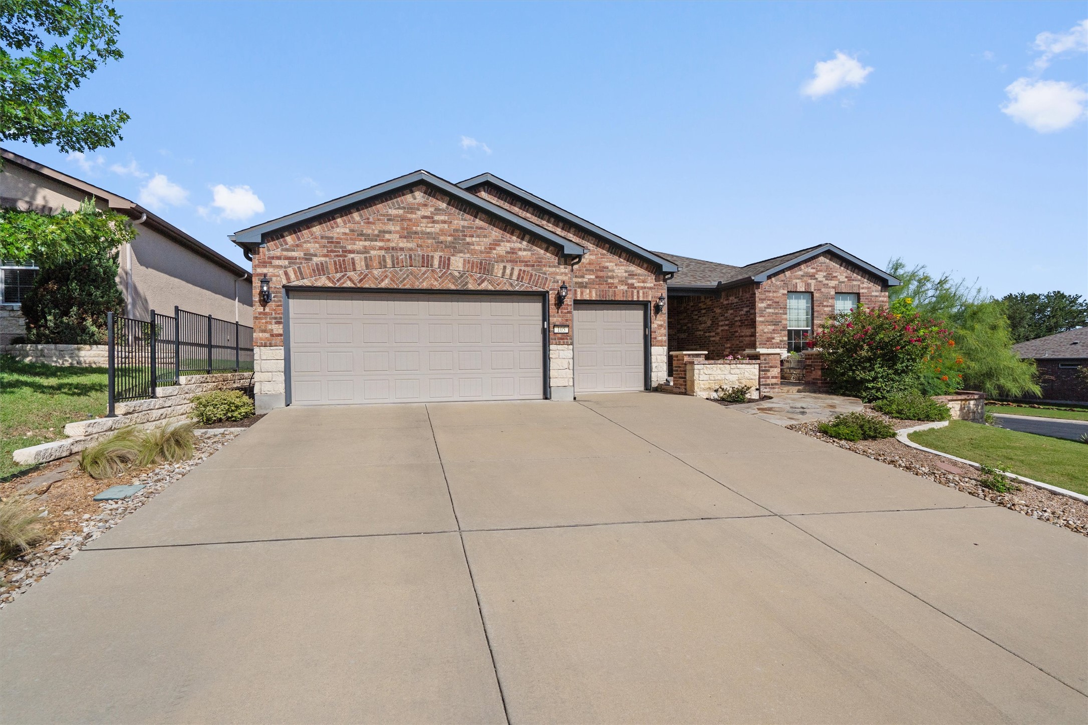 105 Duck Creek Ln — photo