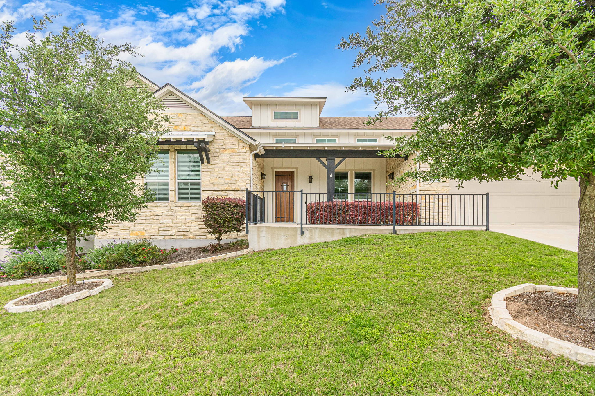 225 Jumping Laurel St — photo