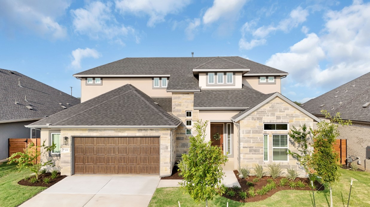 2116 Tobiano Trce — photo
