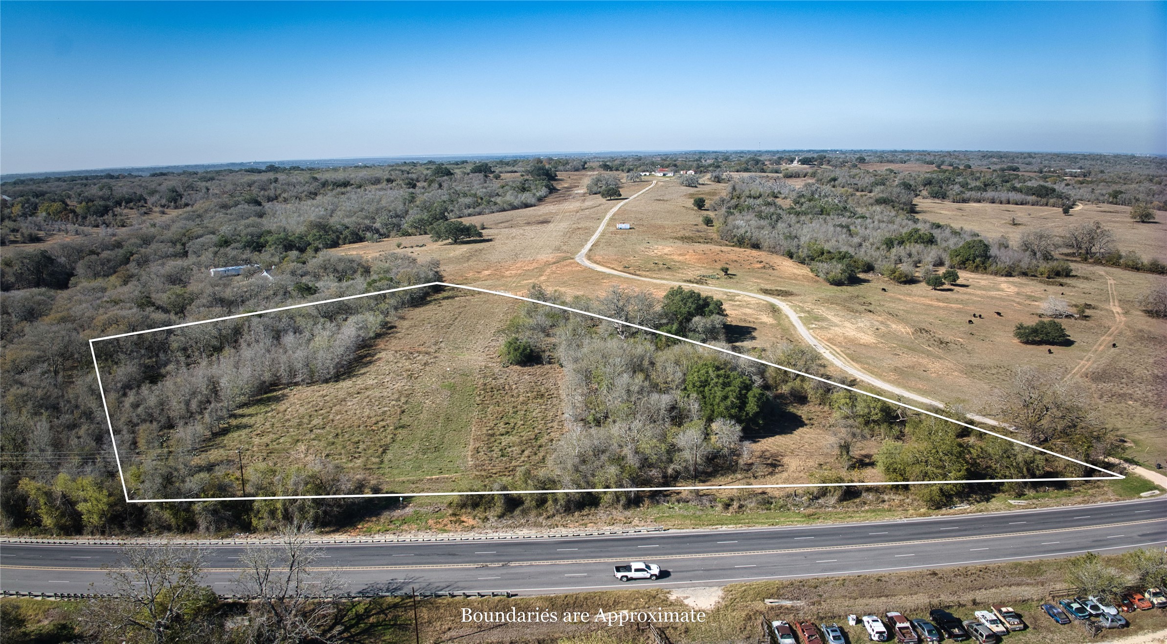 6635 S US Highway 183 — photo