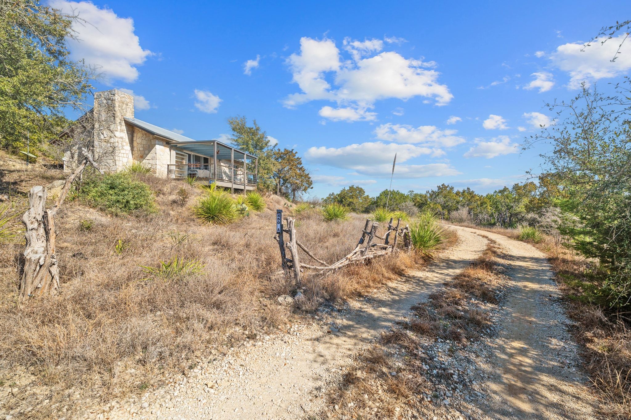450 Eagles Nest Dr — photo