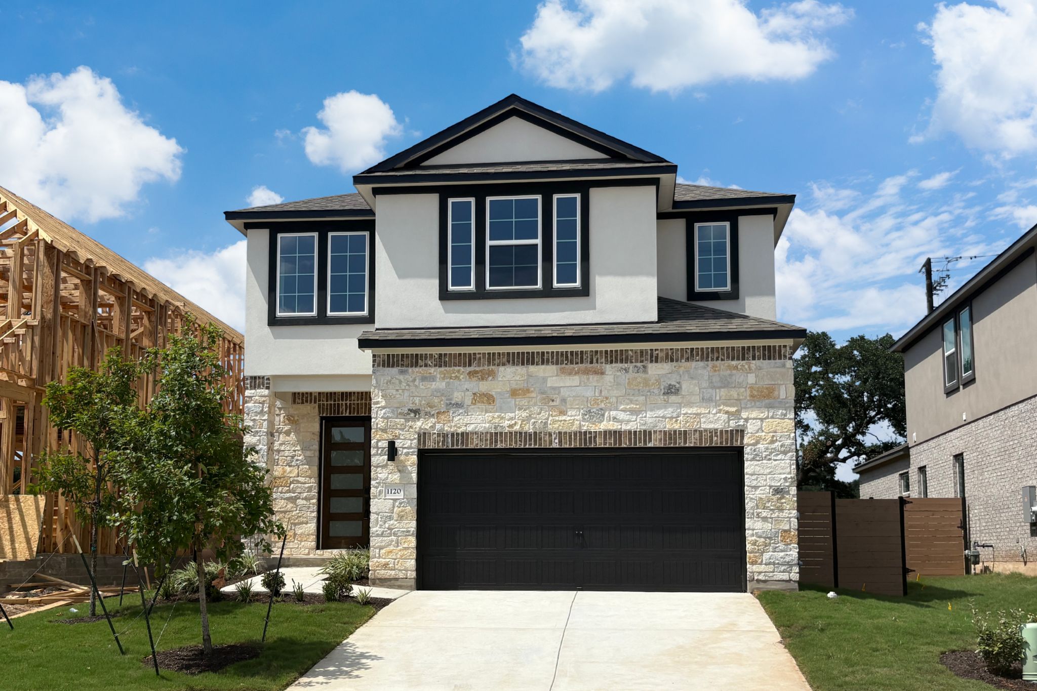 1120 Stonehill Dr — photo