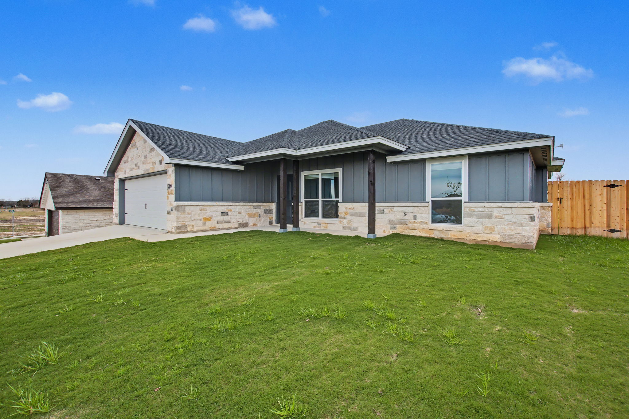 206 Water Well Rd — photo