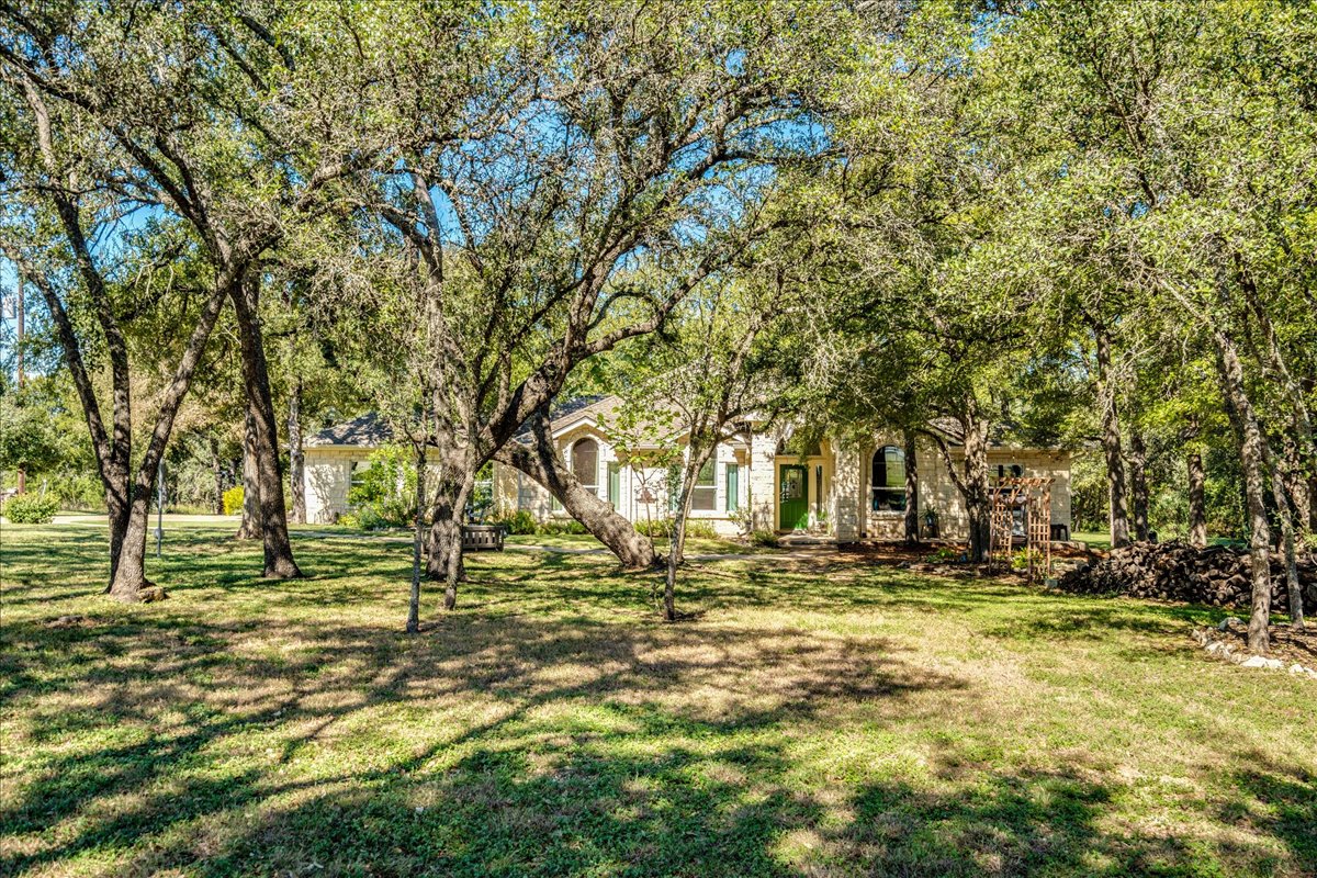 111 N Showhorse Dr — photo
