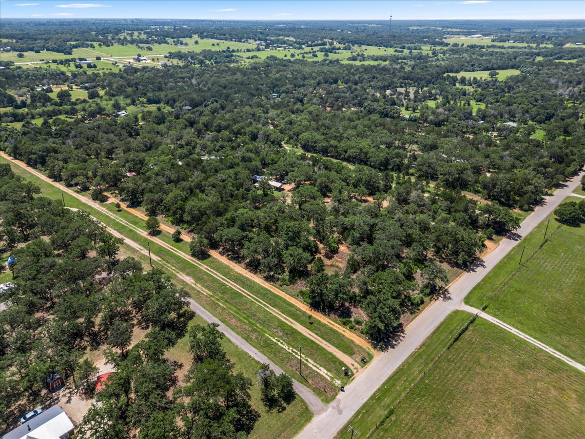 247 Pine Valley Loop, Smithville, TX 78957 — photo 3