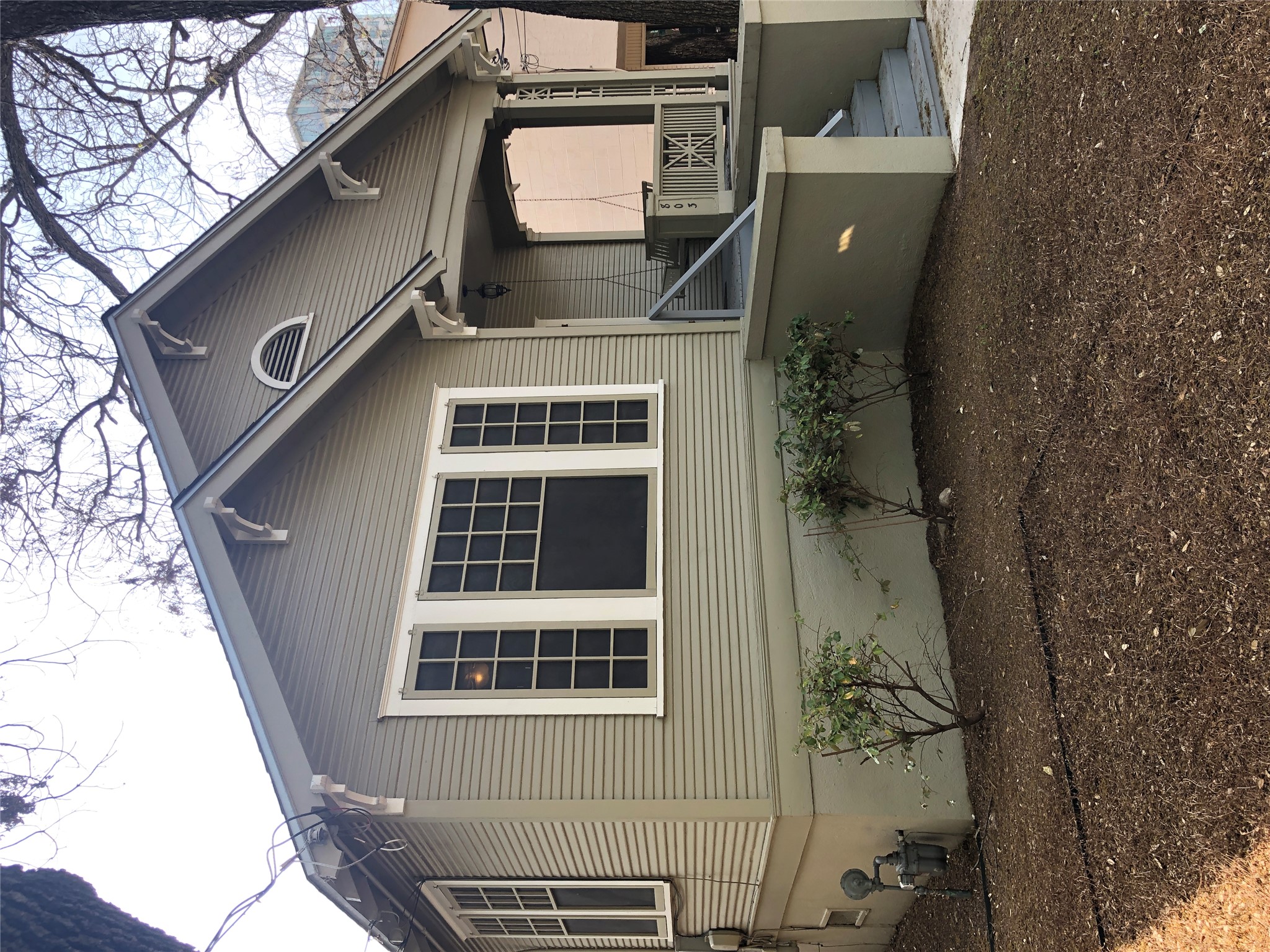 803 West Ave — photo