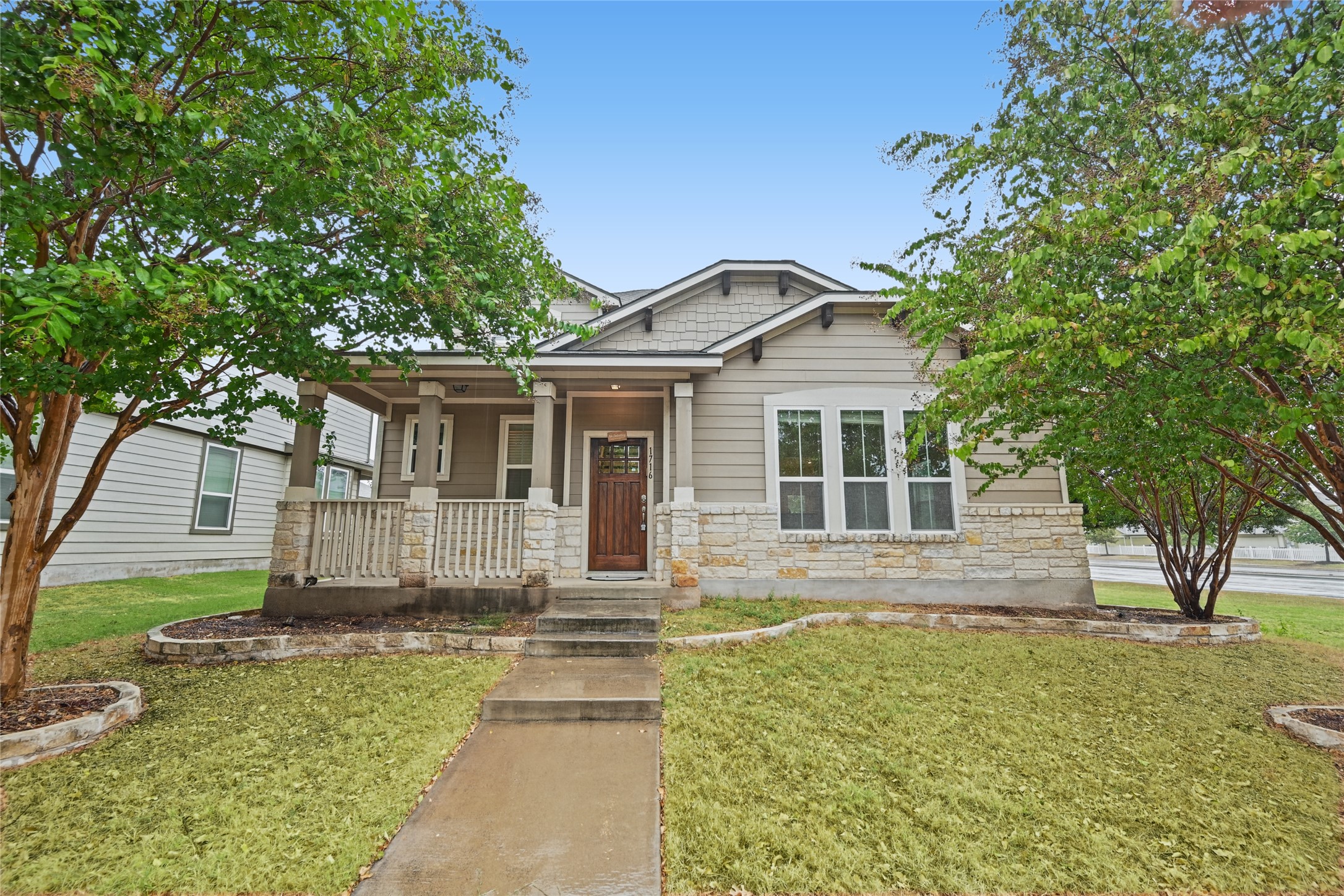 1716 Willow Vis — photo