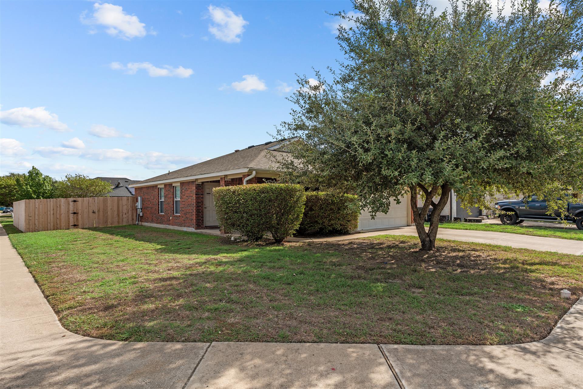 700 Morgan Dr — photo
