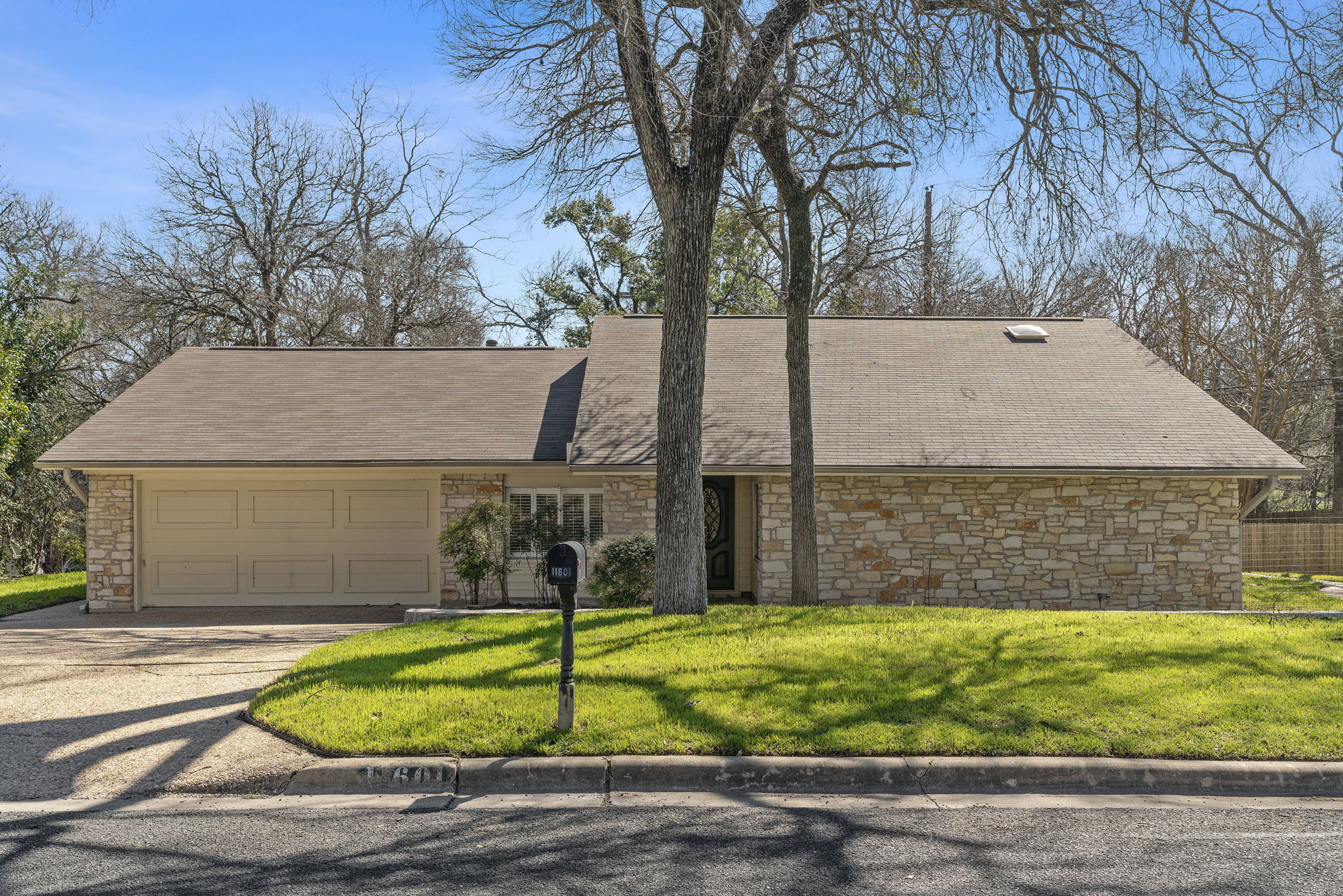 11601 Eubank Dr — photo
