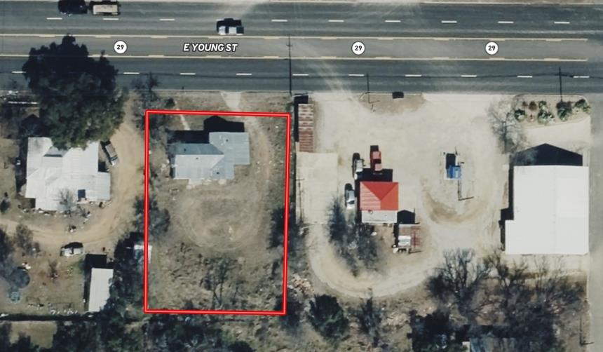 504 E Young Street, Llano, TX 78643 — photo 3