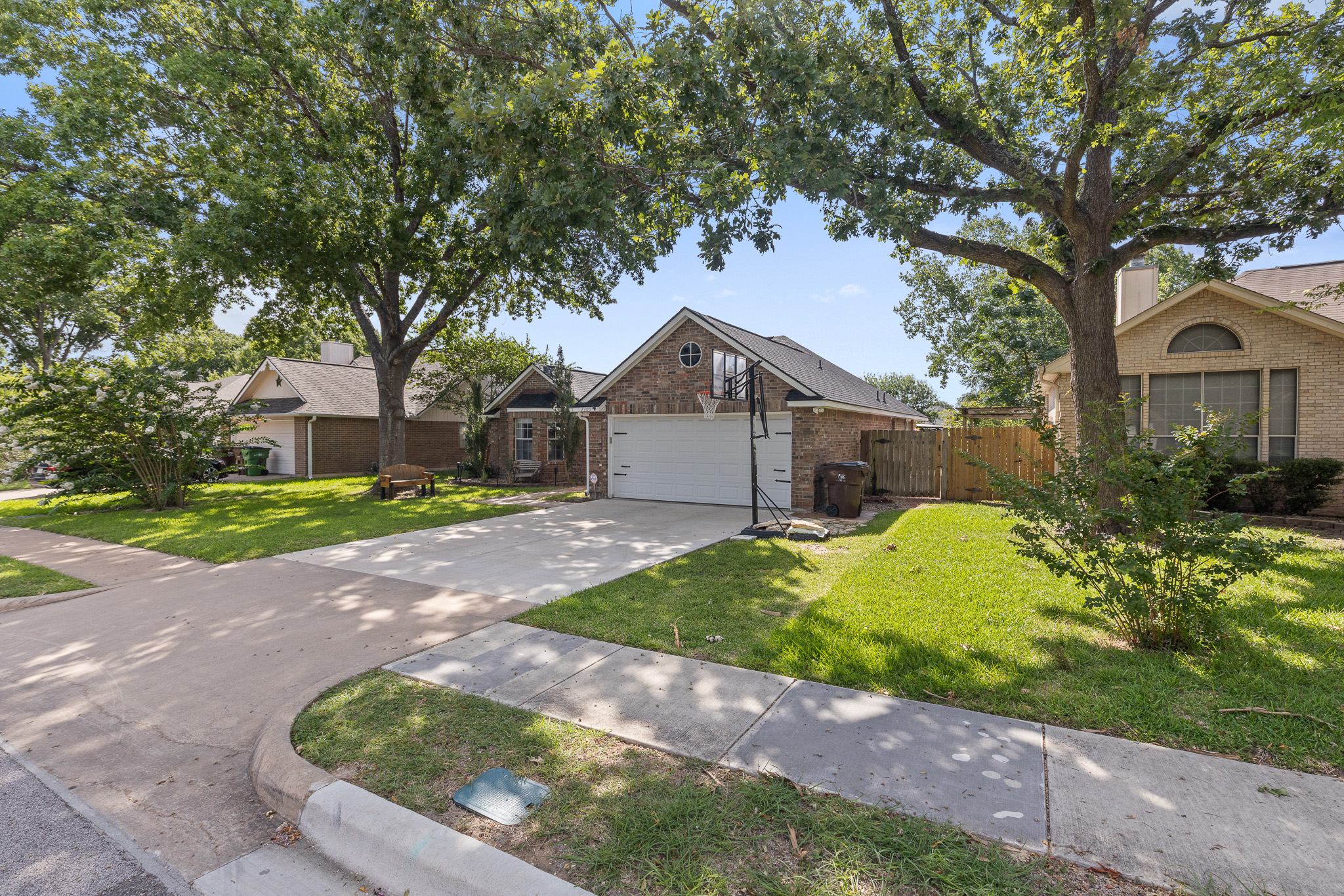 2305 Raintree Path, Round Rock, TX 78664 — photo 2
