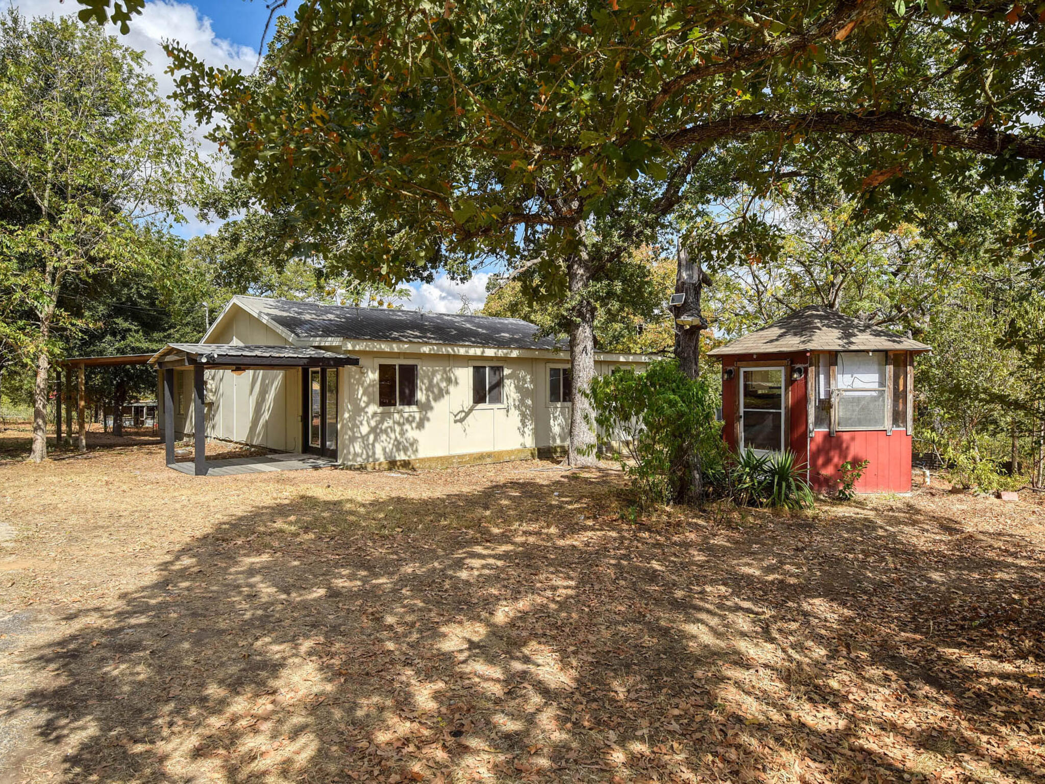 176 Lacy Dr — photo