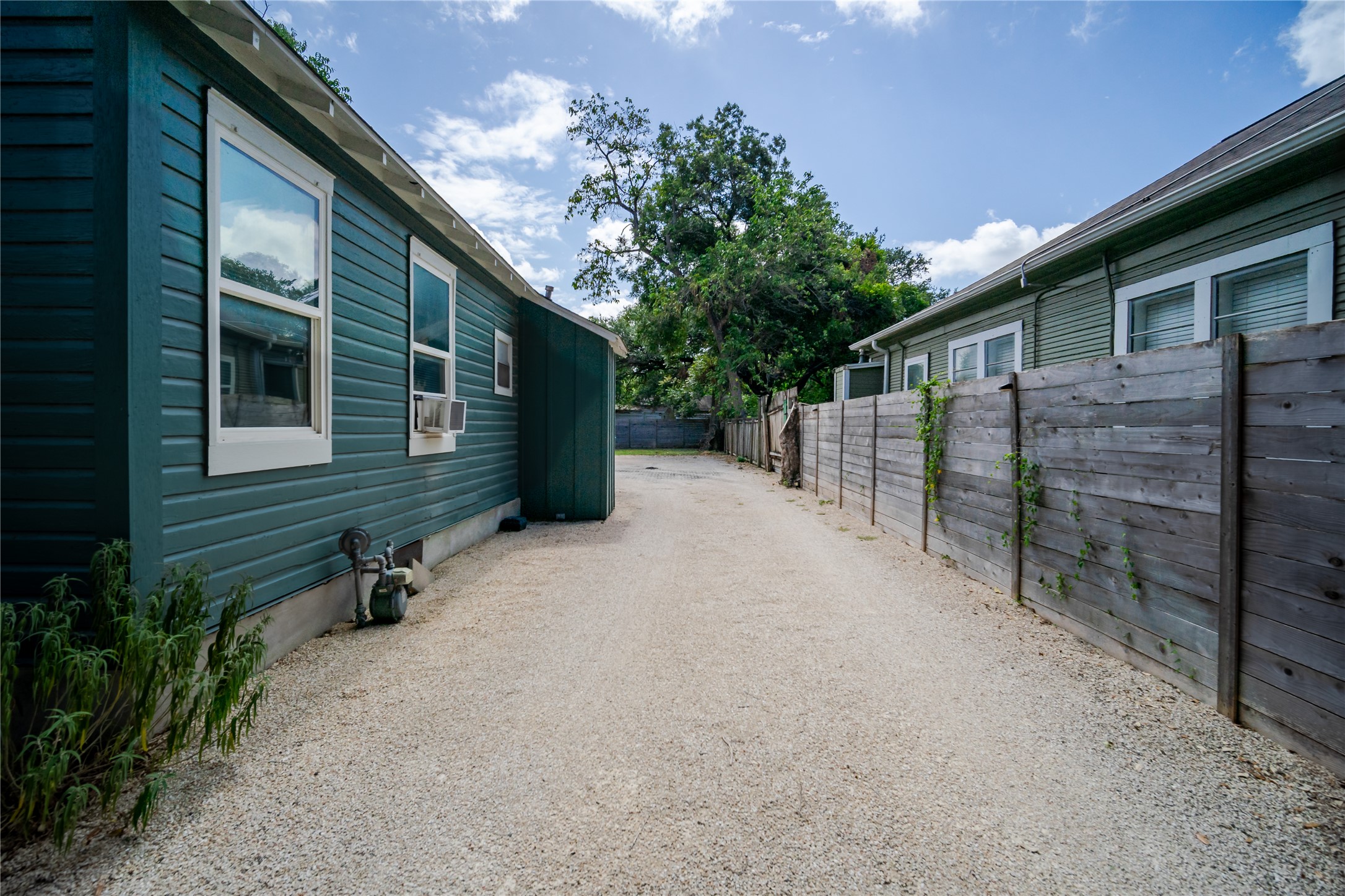 719 Springdale Road, Austin, TX 78702 — photo 2