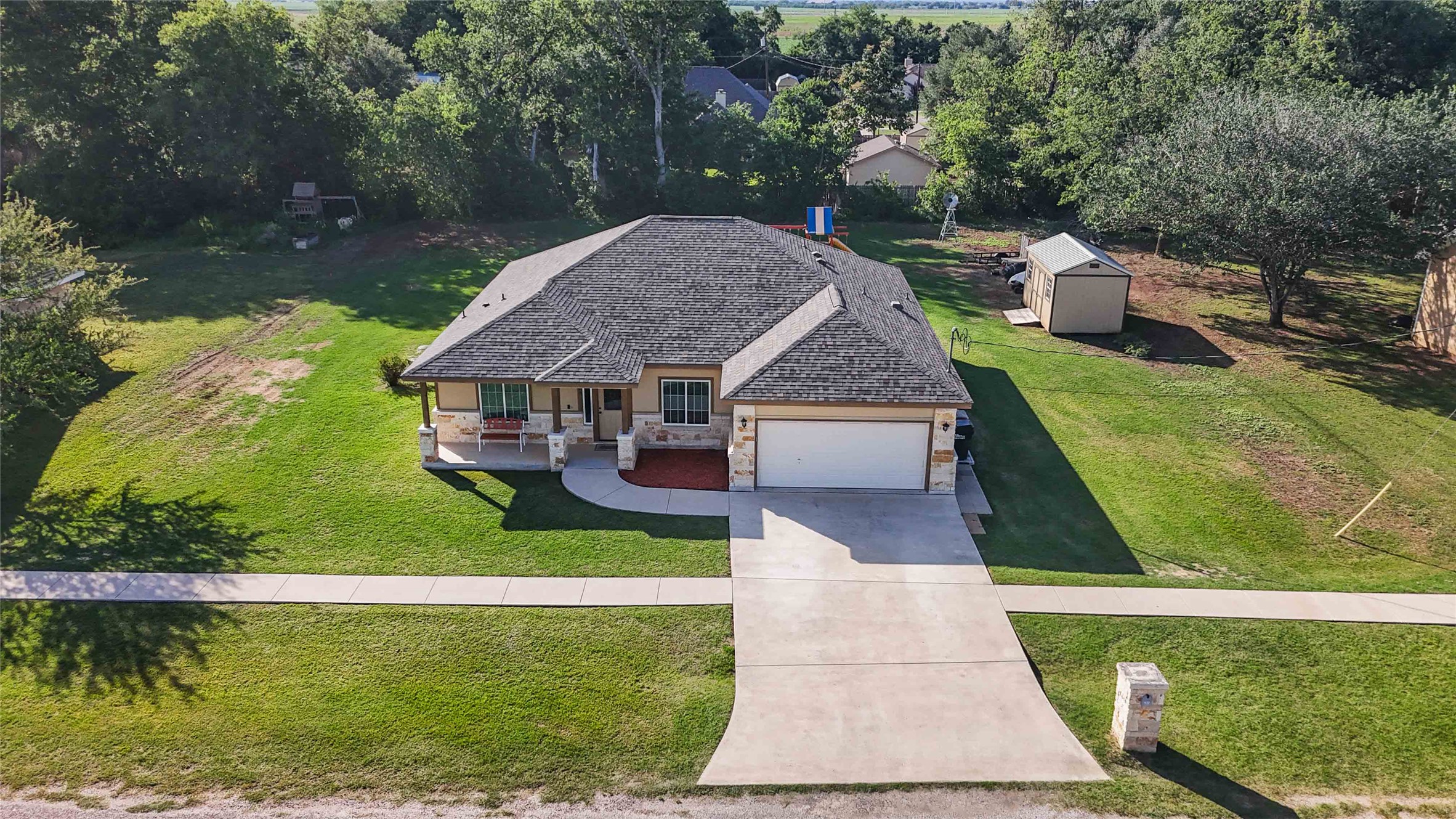 285 Hummingbird Way — photo
