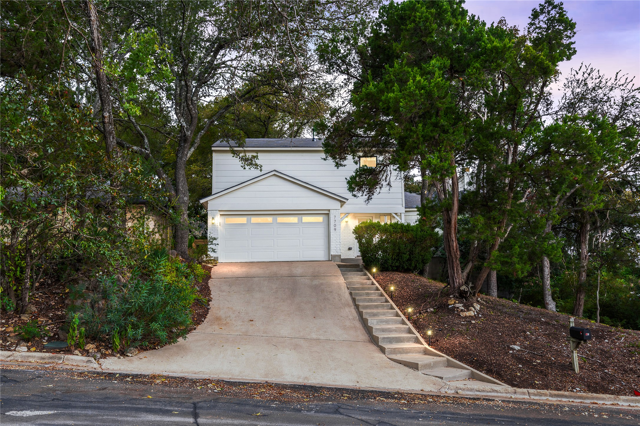 7709 Evaline Ln — photo