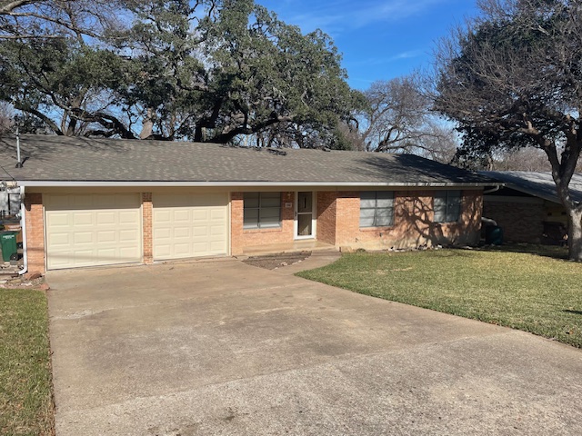 102 W Covington Dr — photo