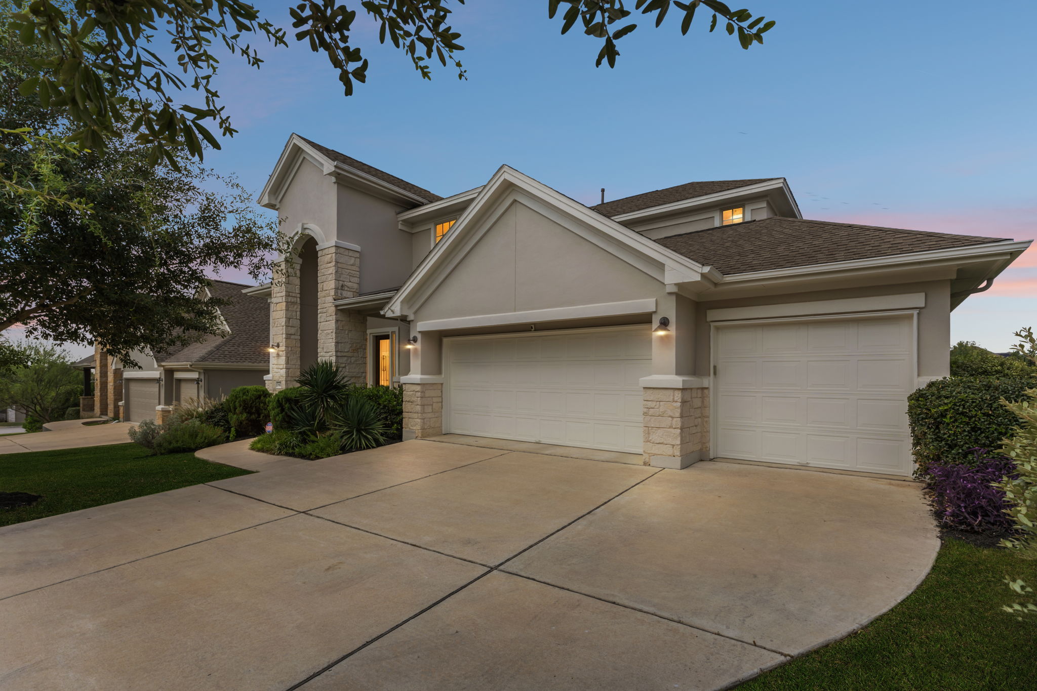 642 Jacksdaw Dr — photo