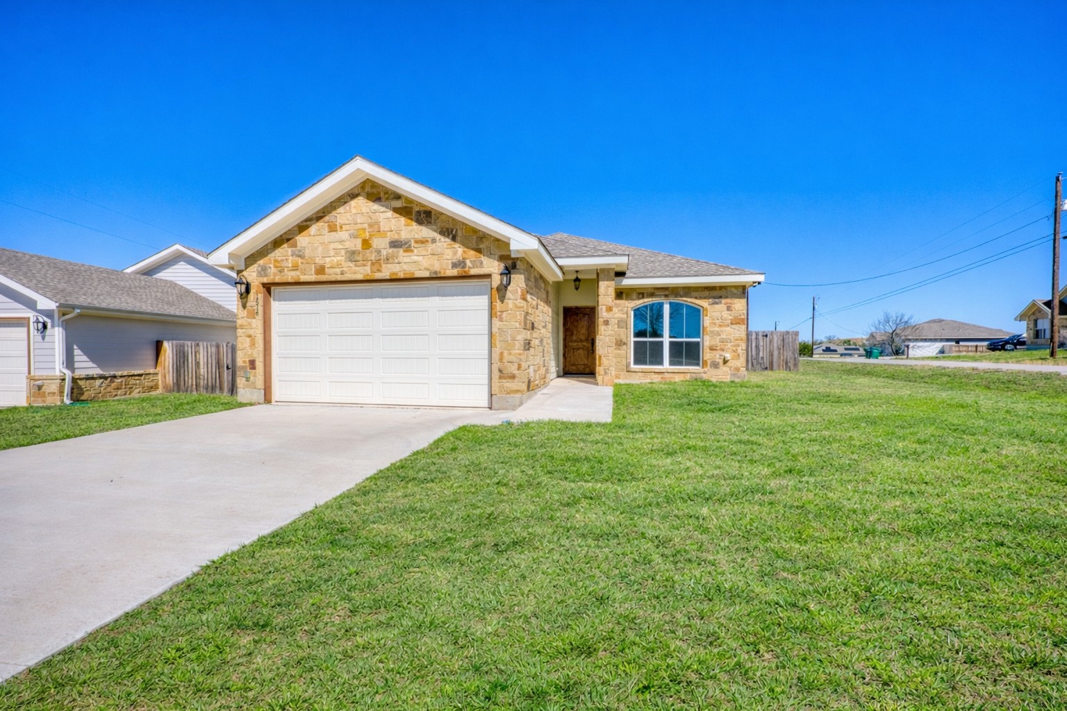 1516 Stonecrests Dr — photo