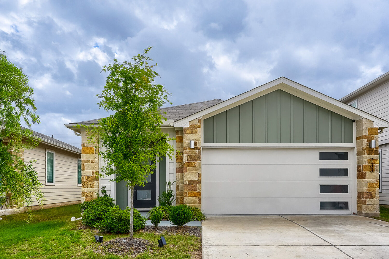 233 New Hampton Way — photo