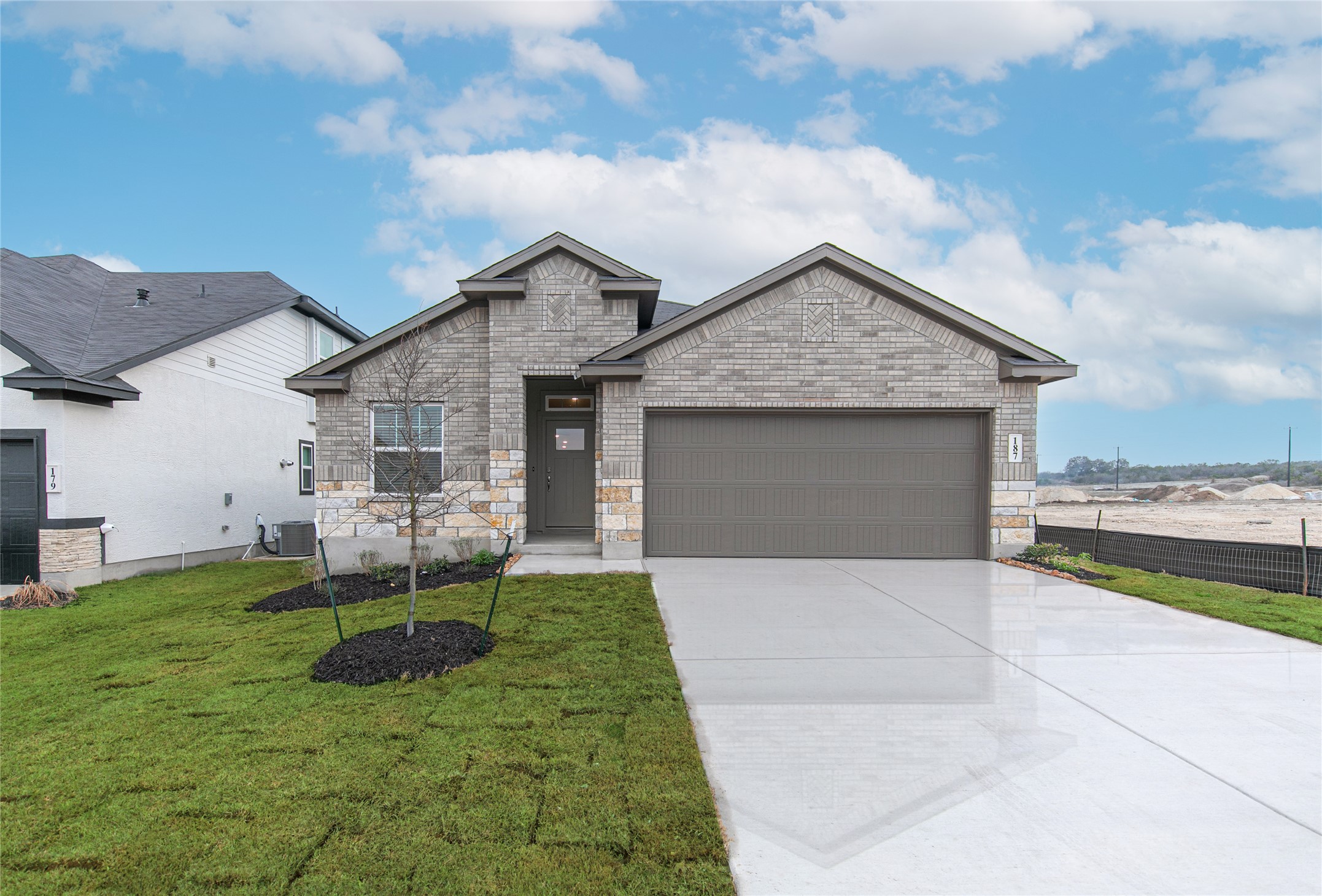 25525 Flora Bella Ln — photo