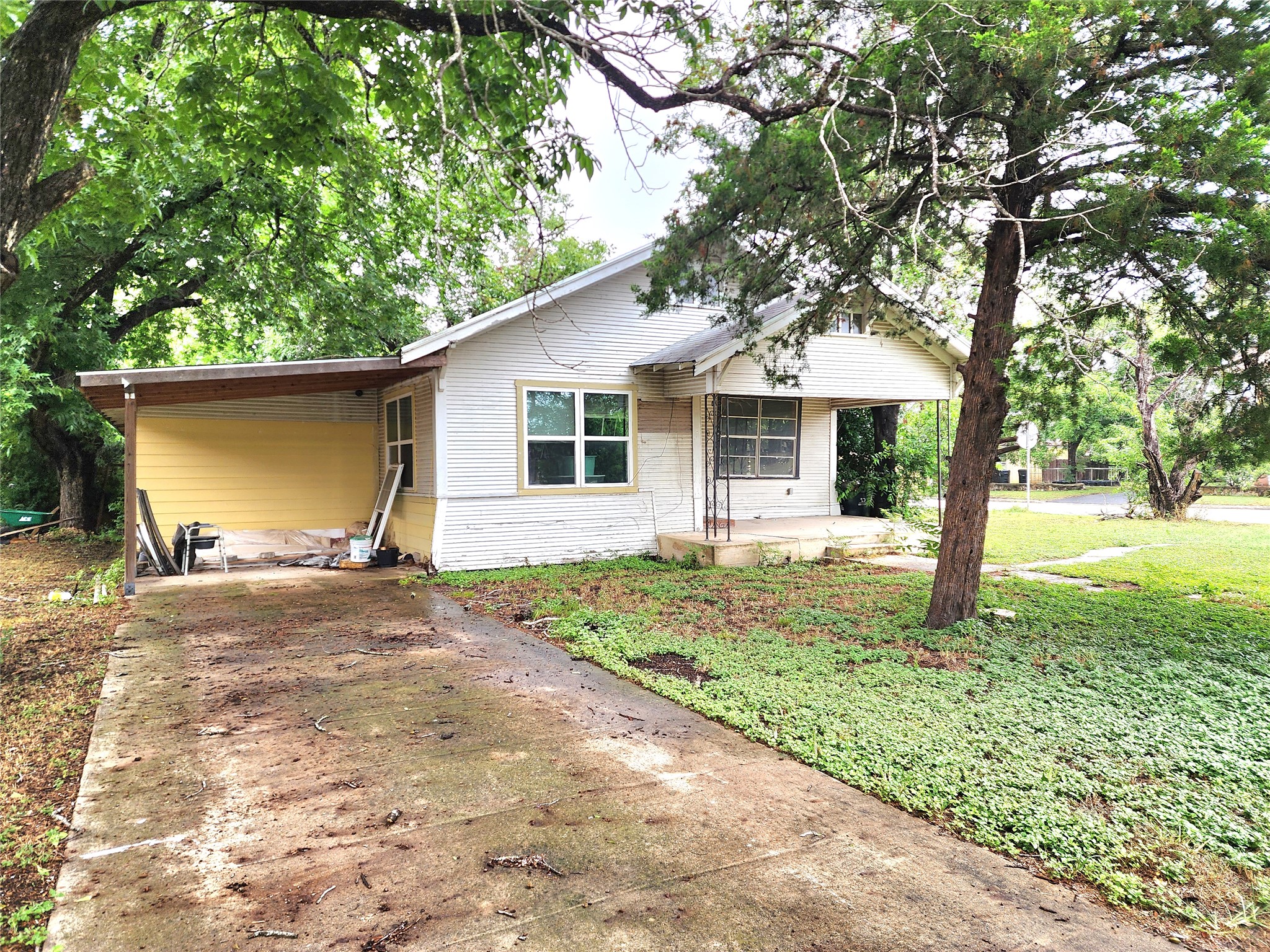 123 E Davis Street, Luling, TX 78648 — photo 3