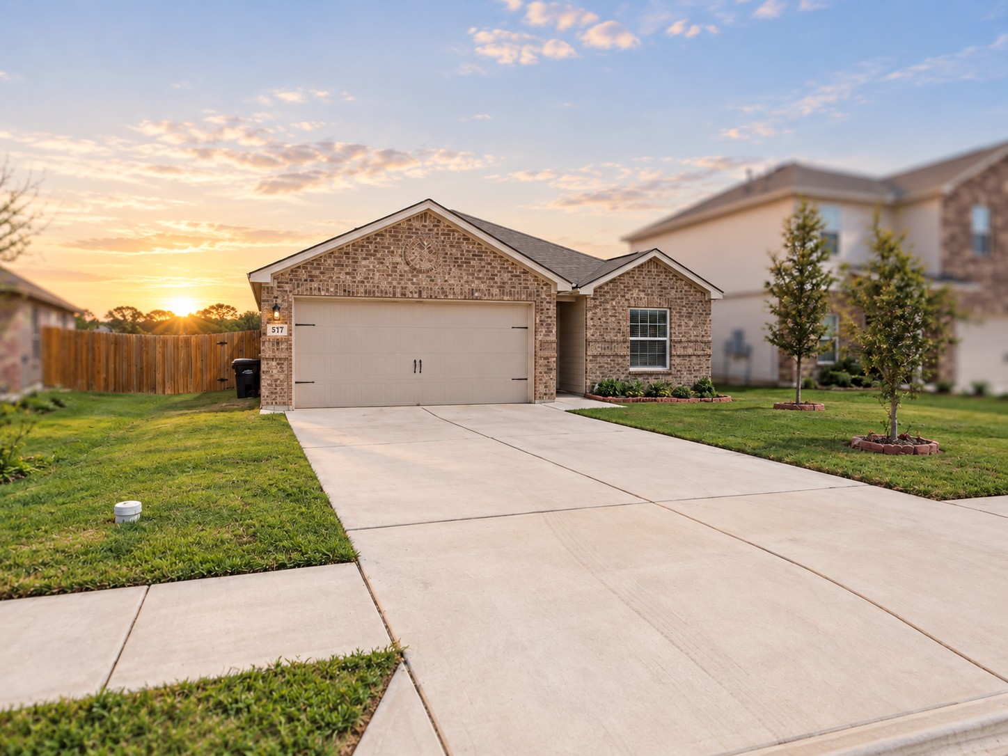517 Riverdale Dr — photo