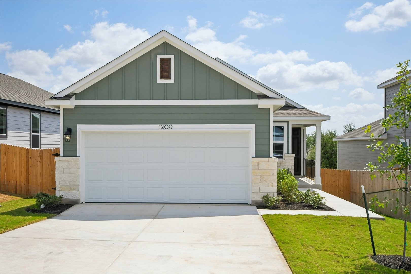 1209 Lavender Way — photo