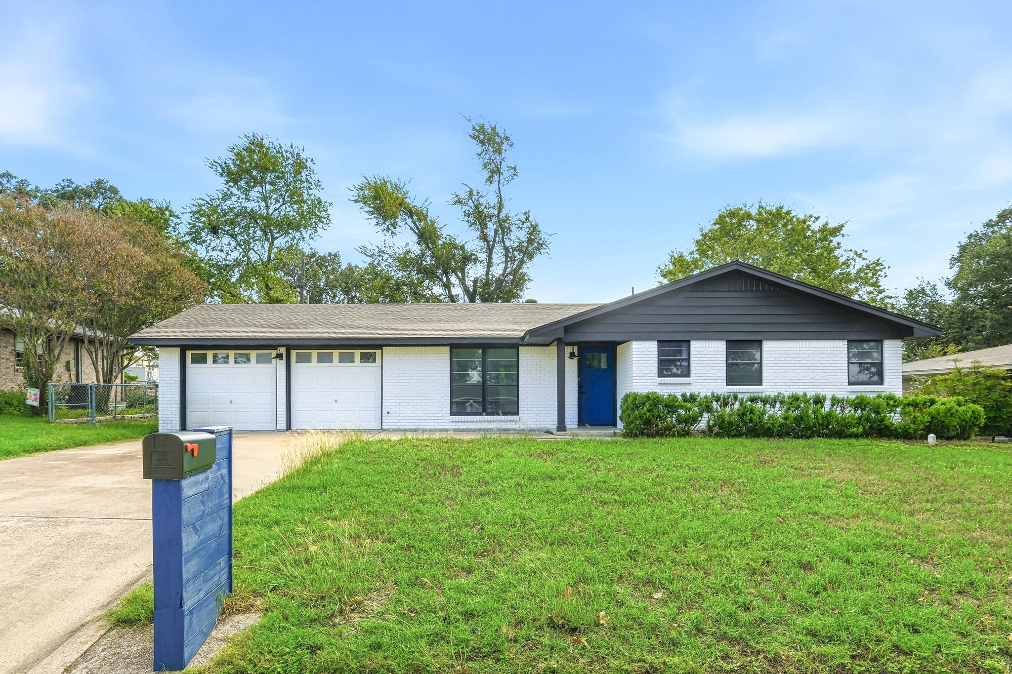 2509 Blue Jay Dr — photo