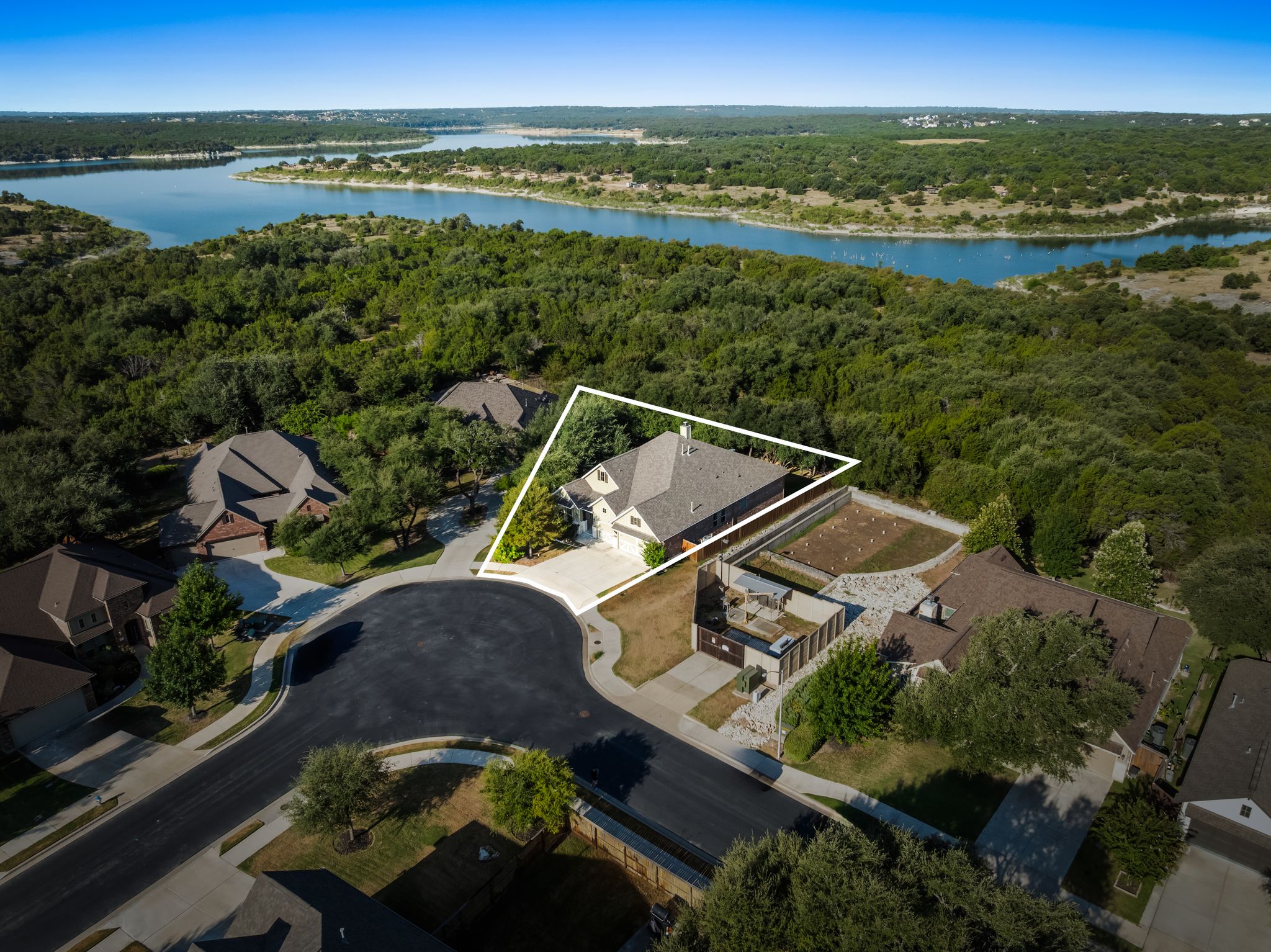 140 Lake Rim Cir — photo