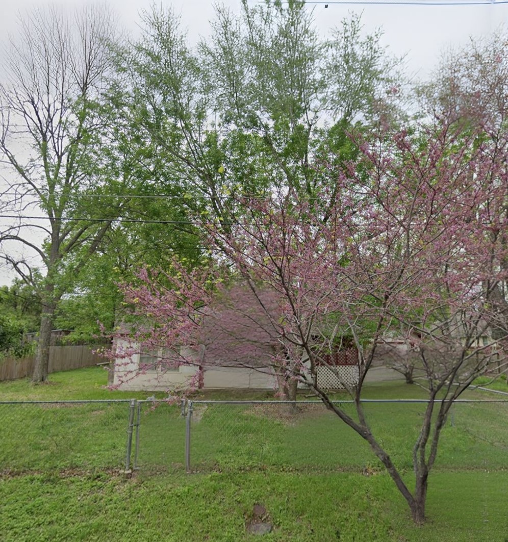105 E Walnut Dr — photo