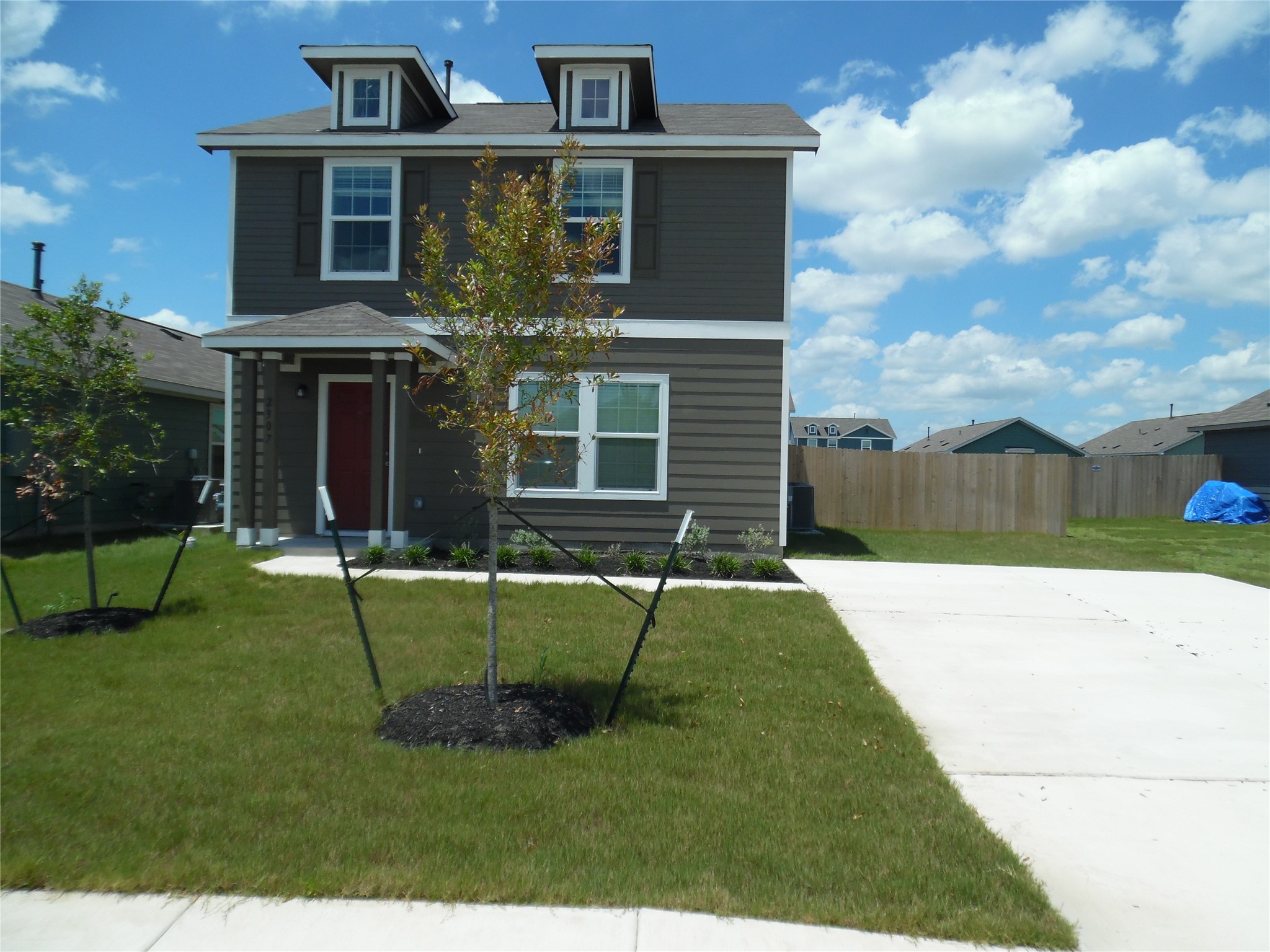 2307 Tornado Aly — photo