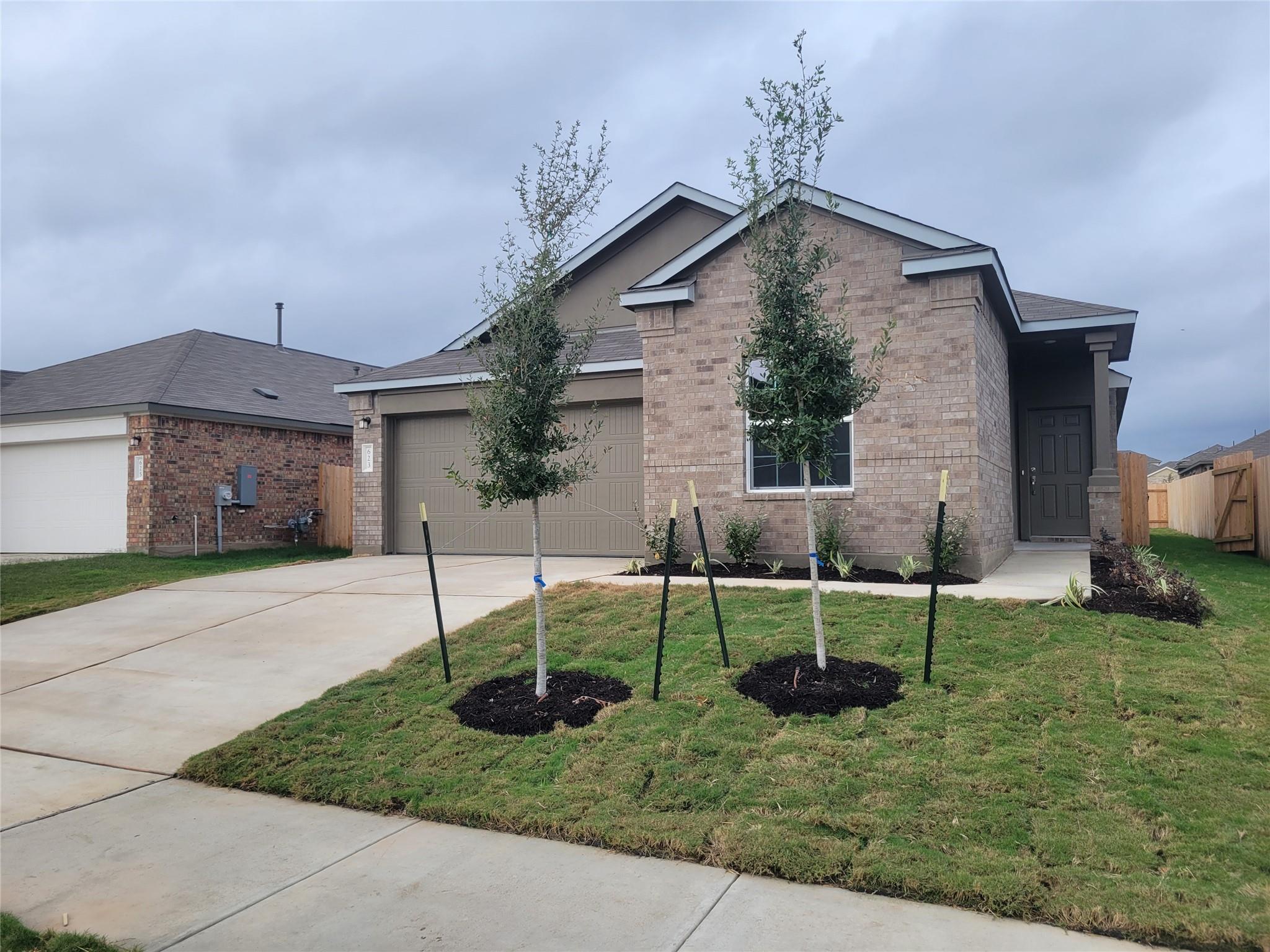 Home in Hutto, TX 78634 — photo 2