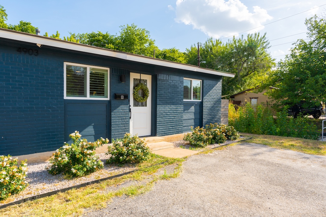 4903 Richmond Ave B — photo