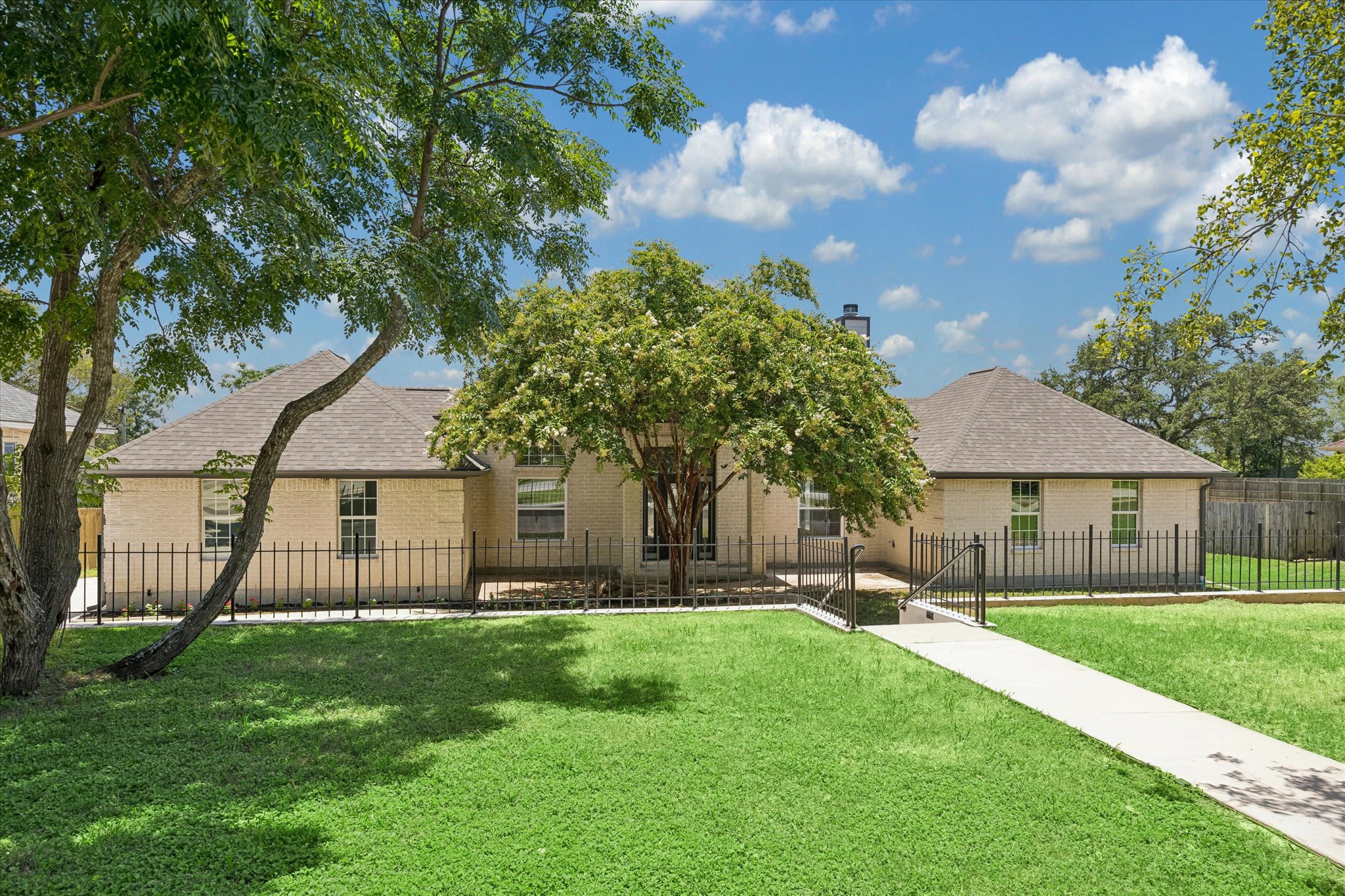 321 Quarry Springs Dr — photo