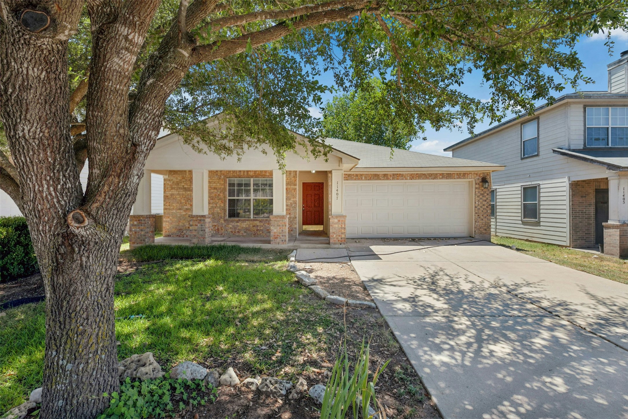 11407 Murchison St — photo
