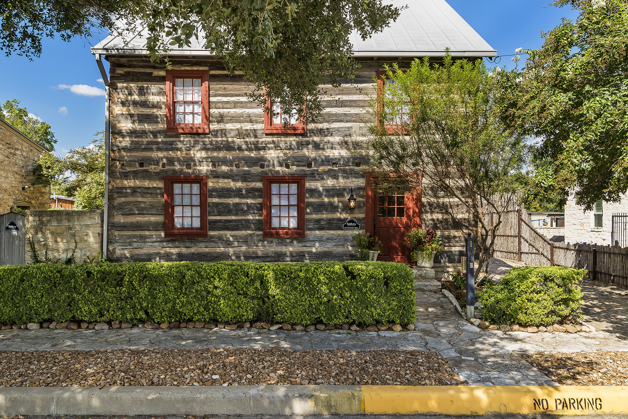 104 Austin St B — photo
