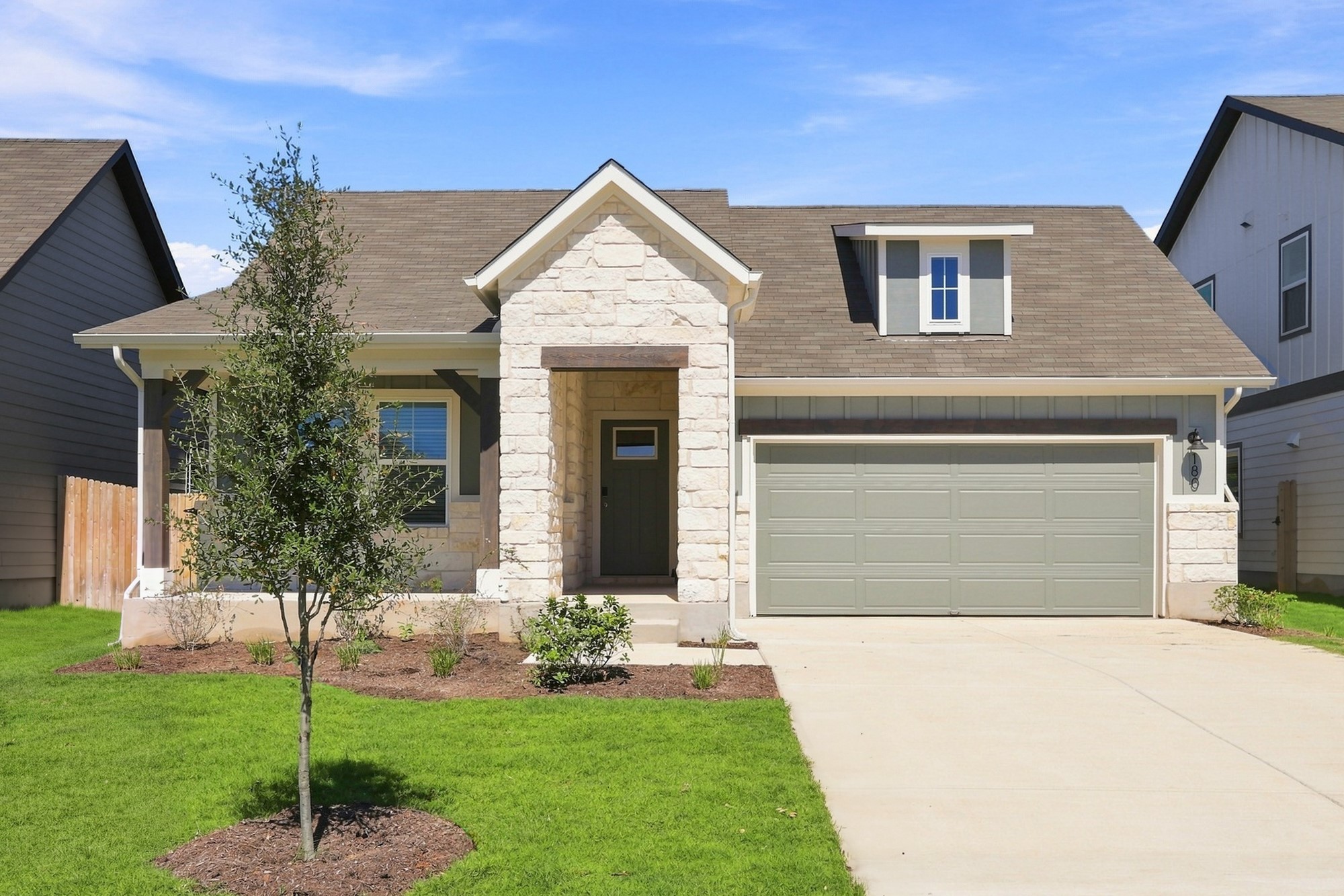 180 Coopers Hawk Crst — photo